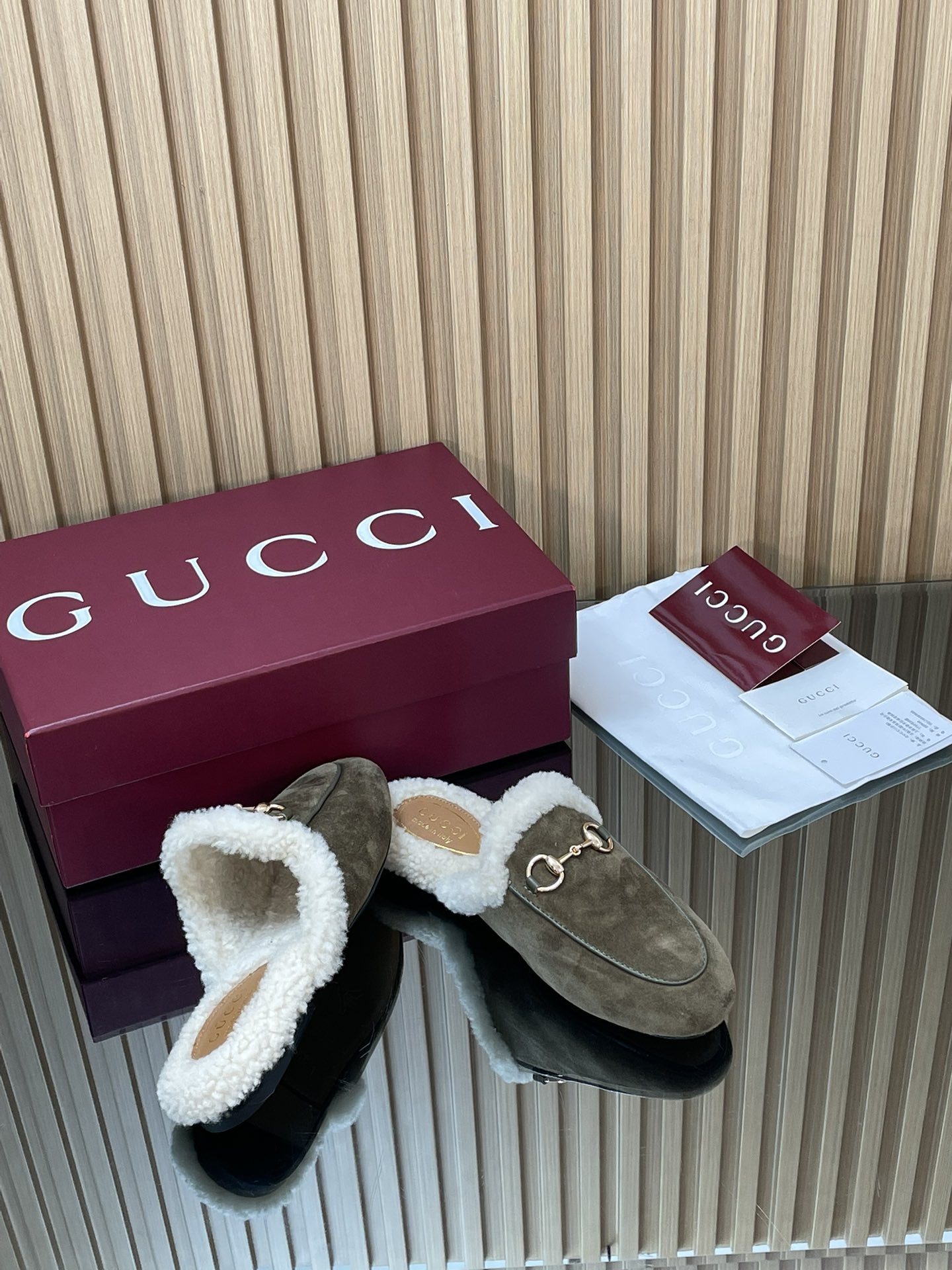 GUCCI グッチ フラットシューズ 本革 軽量 ブラック - 画像 8