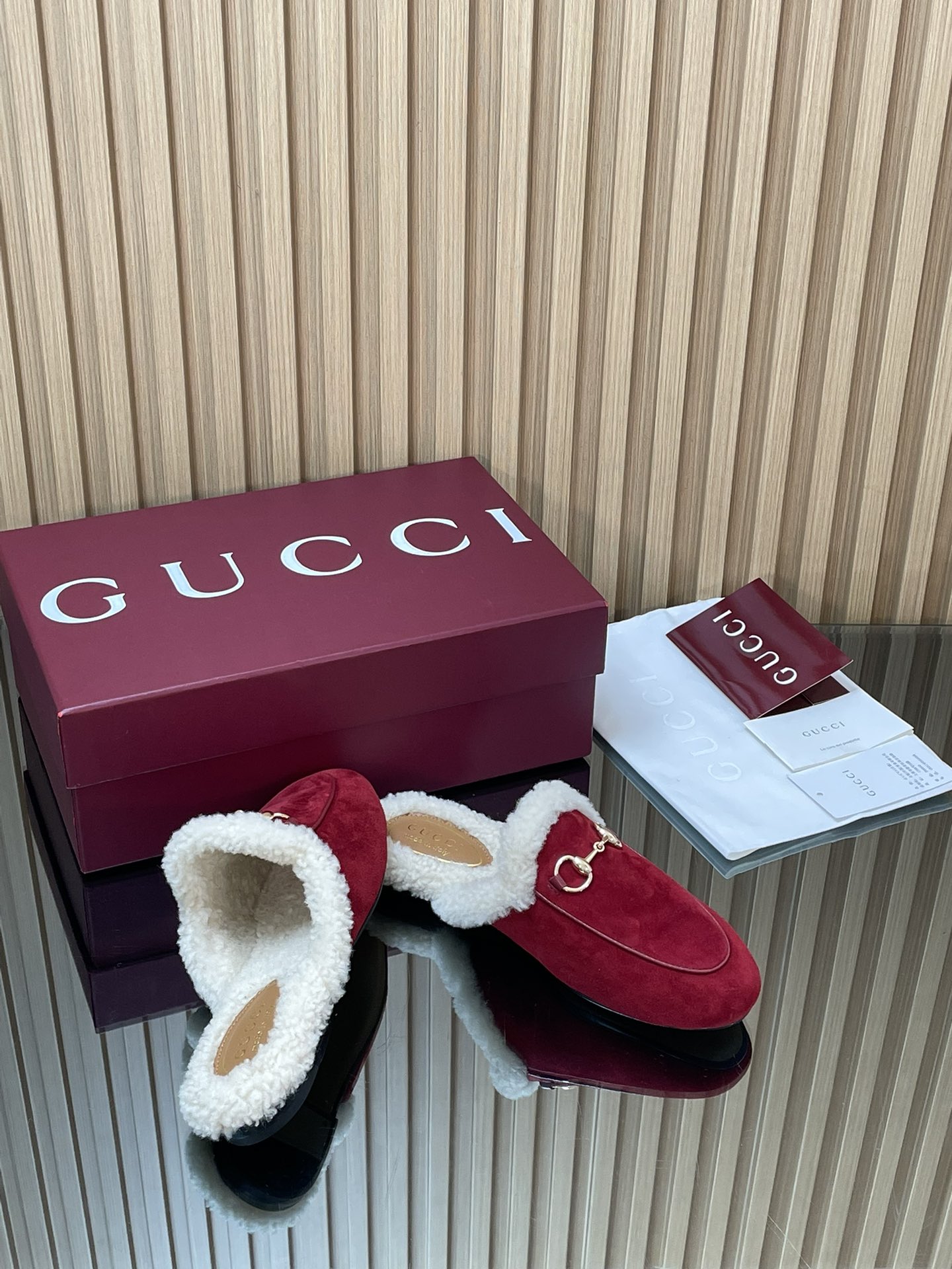 GUCCI グッチ フラットシューズ 本革 軽量 ファー付き ブラック レッド グリーン ベージュ 全4色 - 画像 4