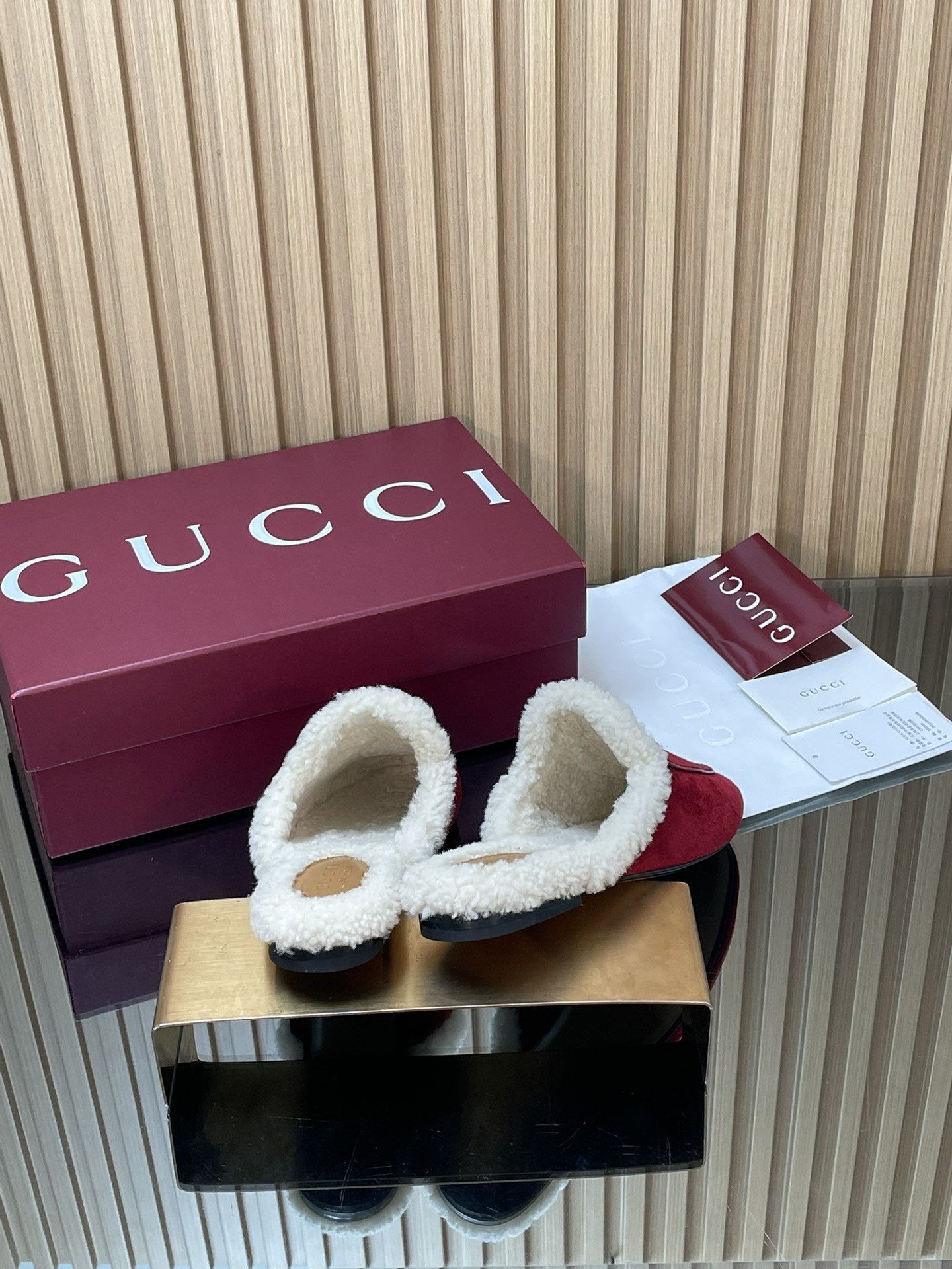 GUCCI グッチ フラットシューズ 本革 軽量 ファー付き ブラック レッド グリーン ベージュ 全4色 - 画像 5