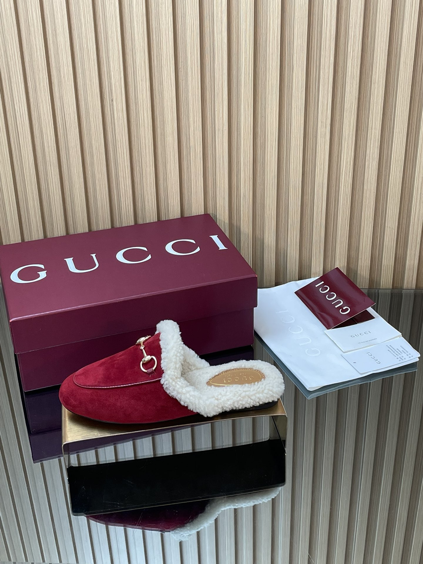 GUCCI グッチ フラットシューズ 本革 軽量 ファー付き ブラック レッド グリーン ベージュ 全4色 - 画像 6