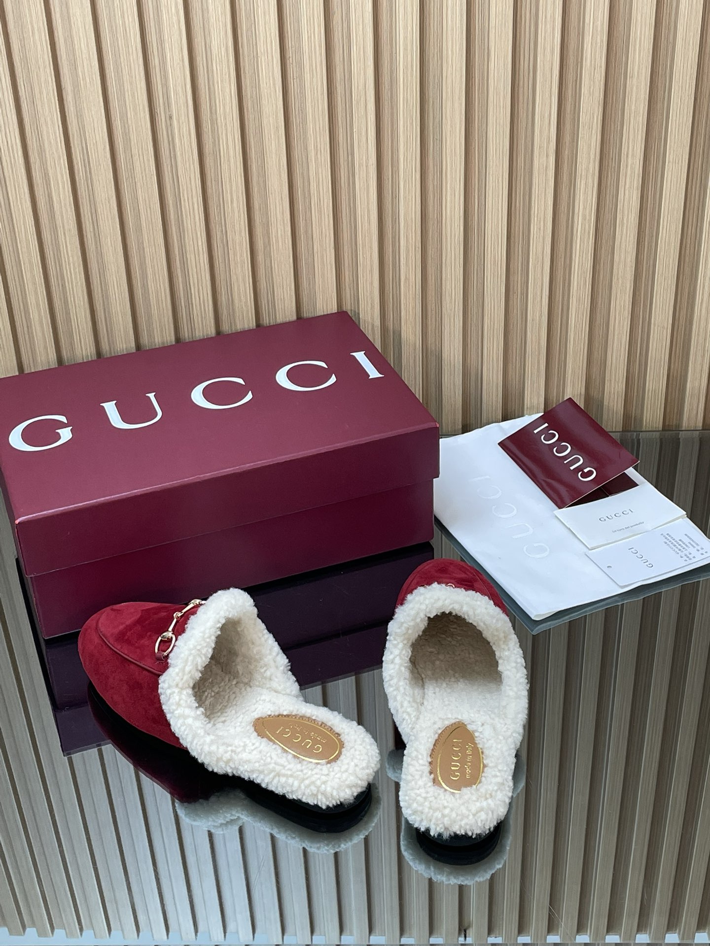 GUCCI グッチ フラットシューズ 本革 軽量 ファー付き ブラック レッド グリーン ベージュ 全4色 - 画像 7