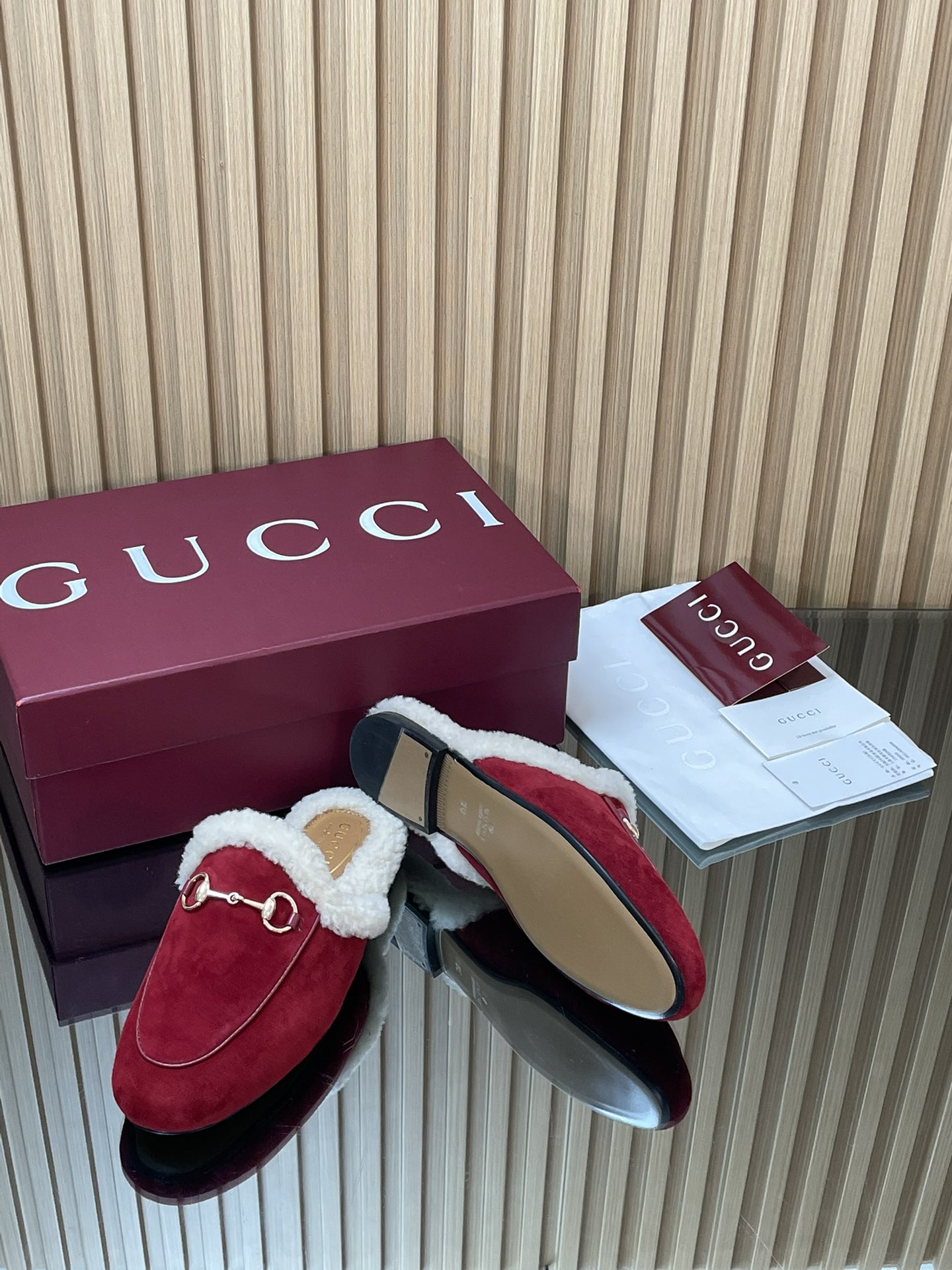 GUCCI グッチ フラットシューズ 本革 軽量 ファー付き ブラック レッド グリーン ベージュ 全4色 - 画像 8