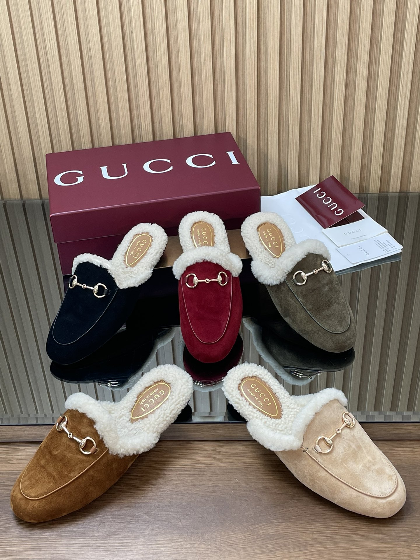 GUCCI グッチ フラットシューズ 本革 軽量 ファー付き ブラック レッド グリーン ベージュ 全4色 - 画像 9