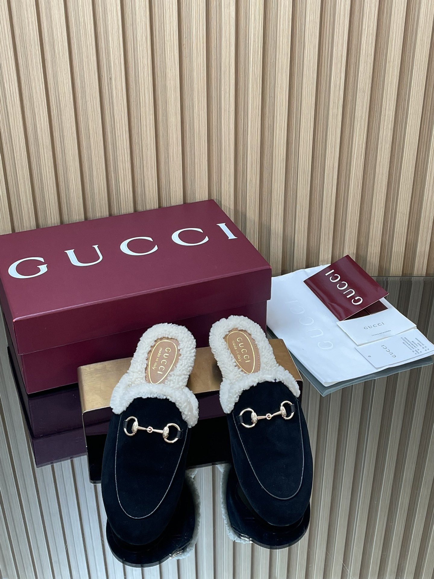 GUCCI グッチ フラットシューズ 本革 軽量 ブラック
