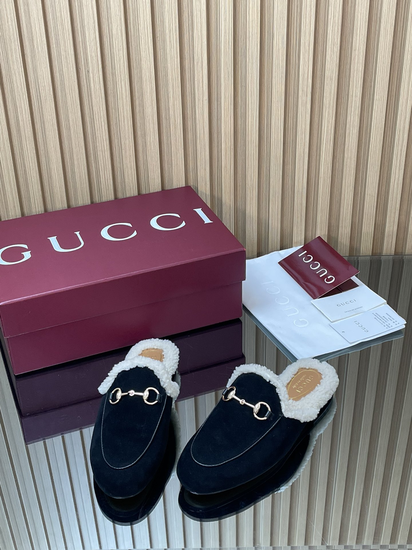 GUCCI グッチ フラットシューズ 本革 軽量 ブラック - 画像 3