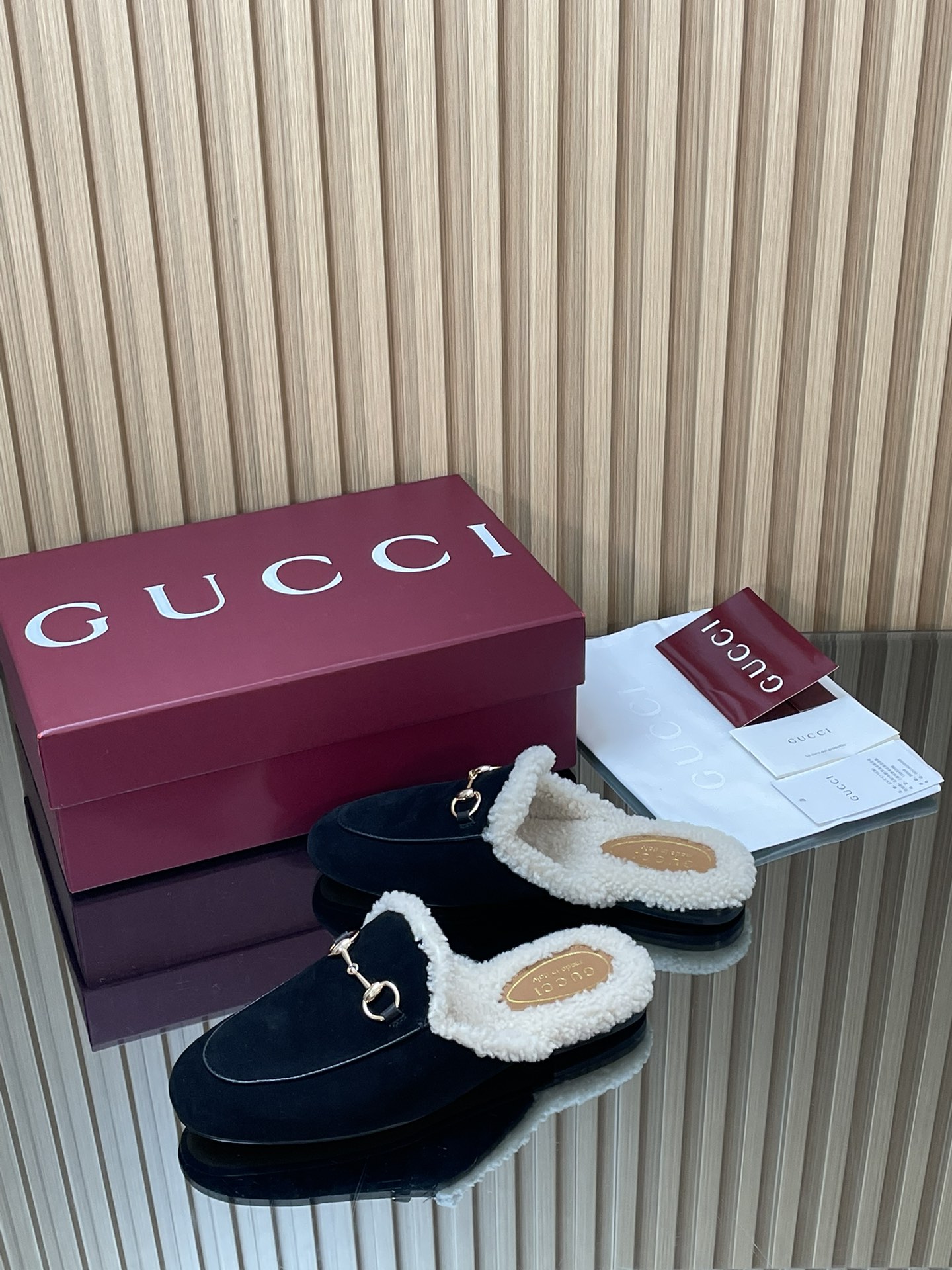 GUCCI グッチ フラットシューズ 本革 軽量 ブラック - 画像 4