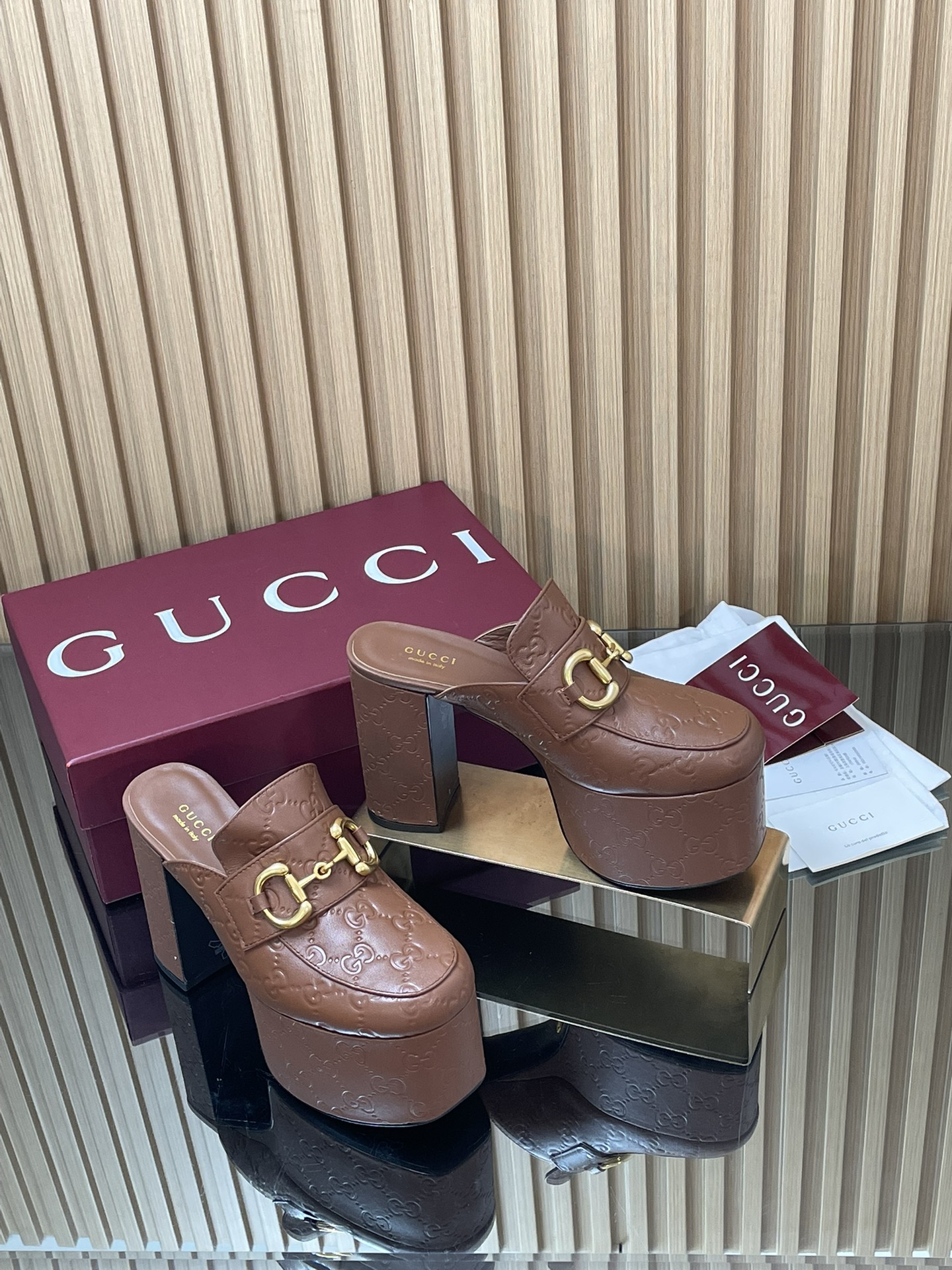 GUCCI グッチ フラットシューズ 本革 ブラック 5000