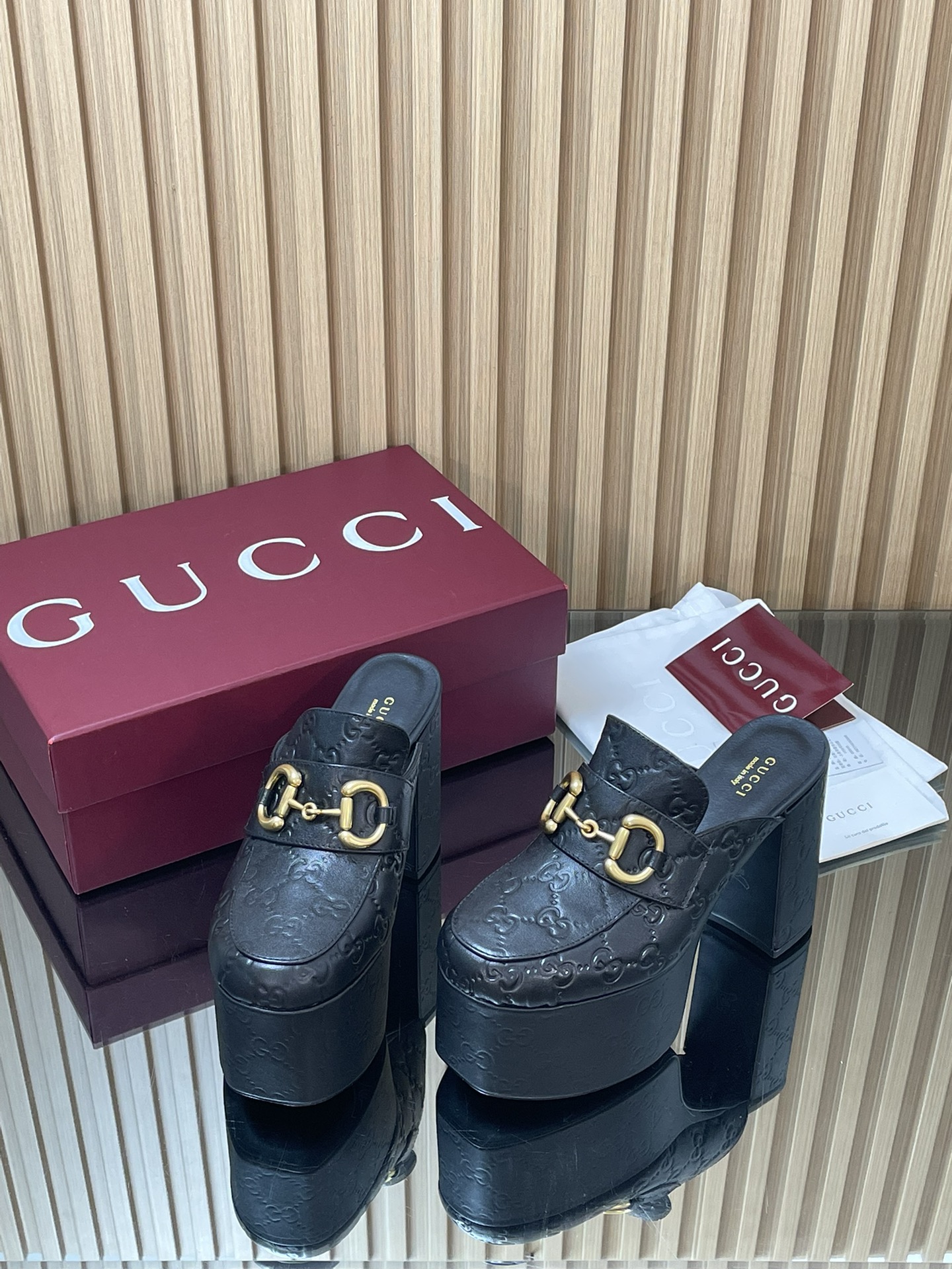 GUCCI グッチ フラットシューズ 本革 通勤 黒色 - 画像 3
