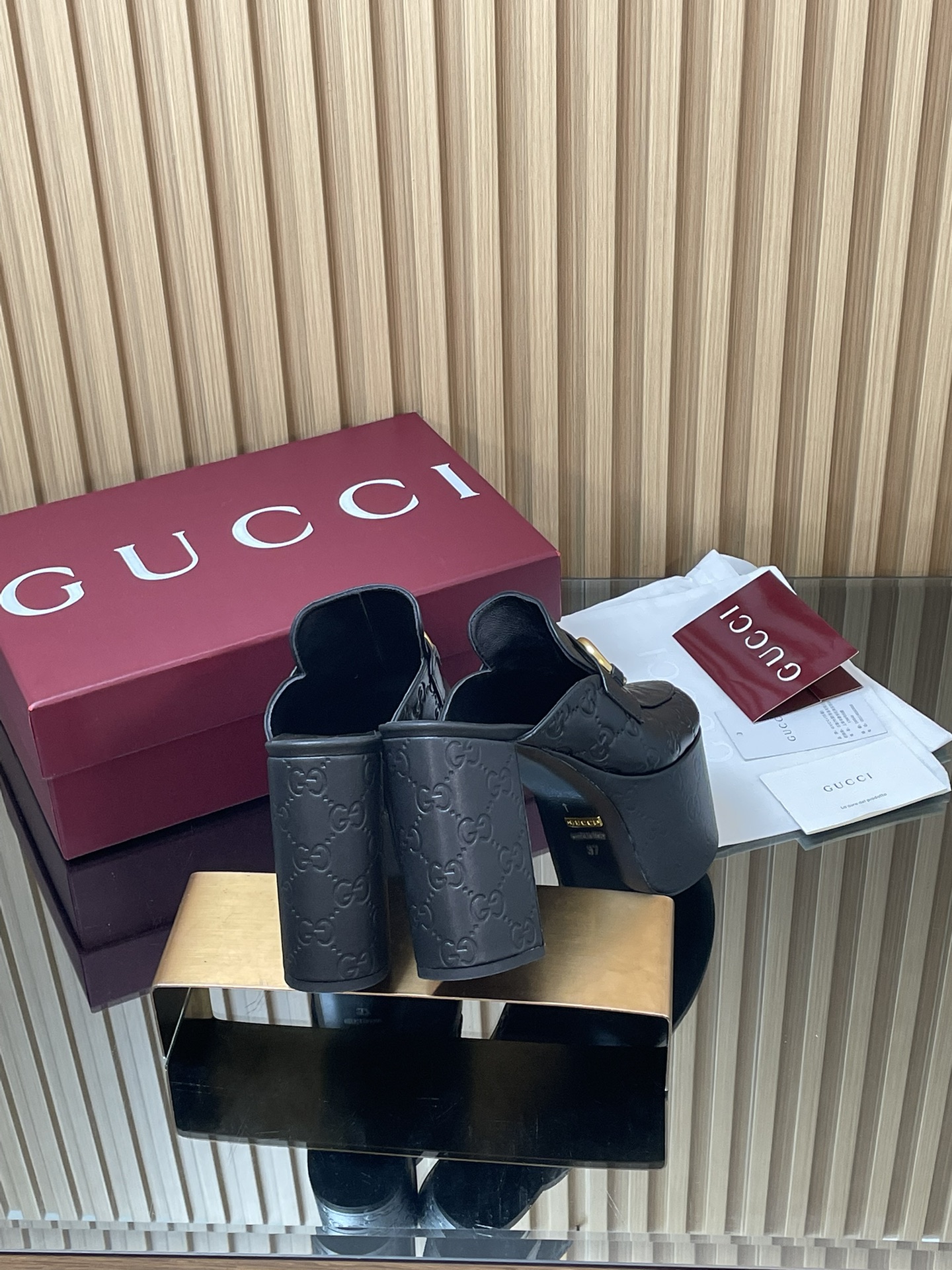 GUCCI グッチ フラットシューズ 本革 通勤 黒色 - 画像 5