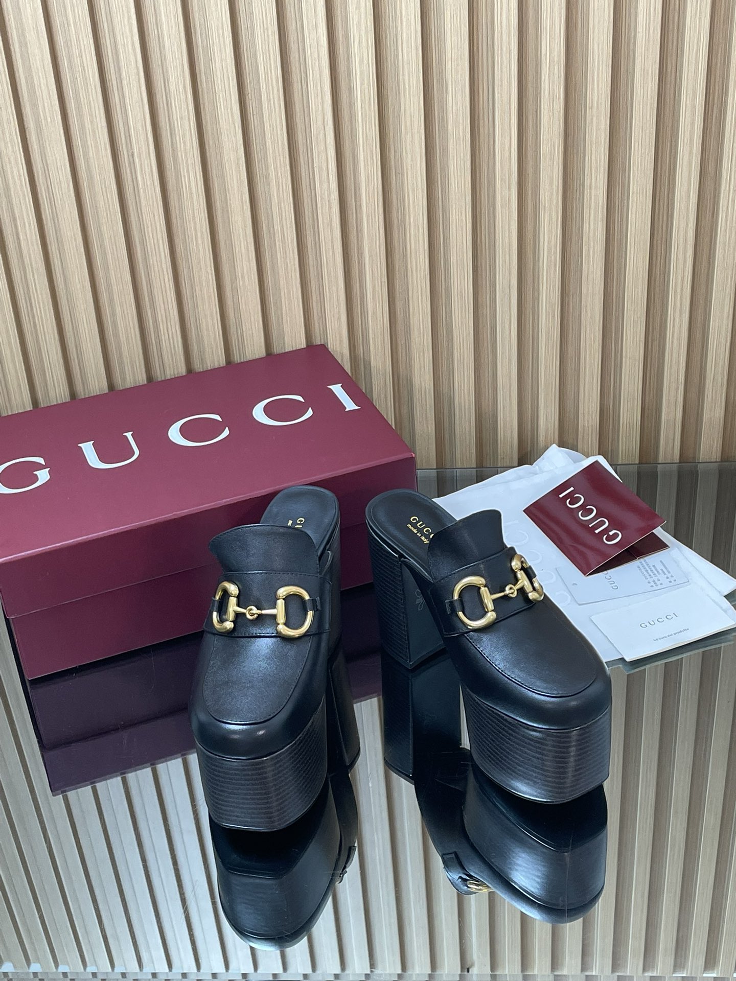 GUCCI グッチ フラットシューズ 本革 ブラック - 画像 2