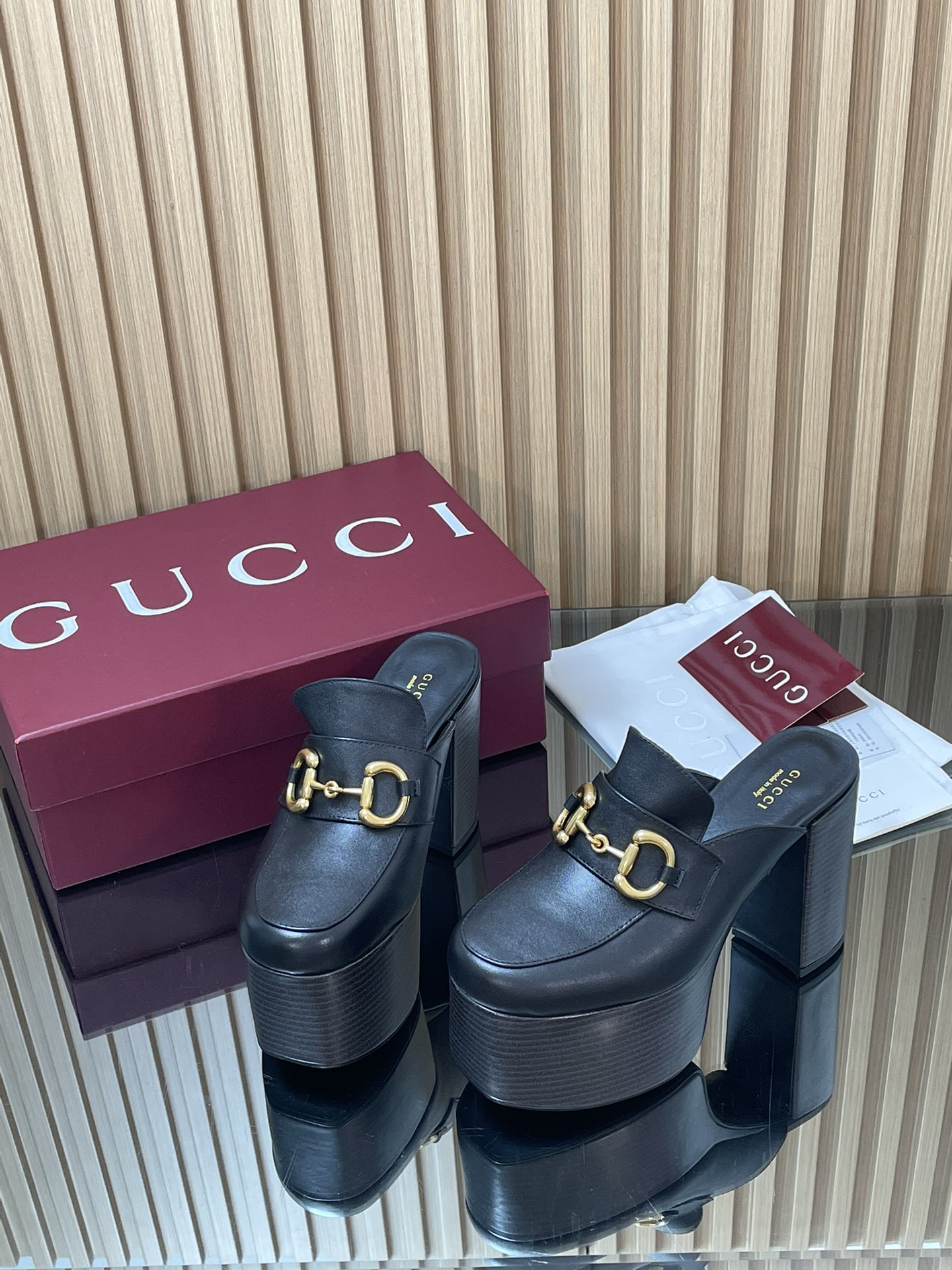 GUCCI グッチ フラットシューズ 本革 ブラック - 画像 3