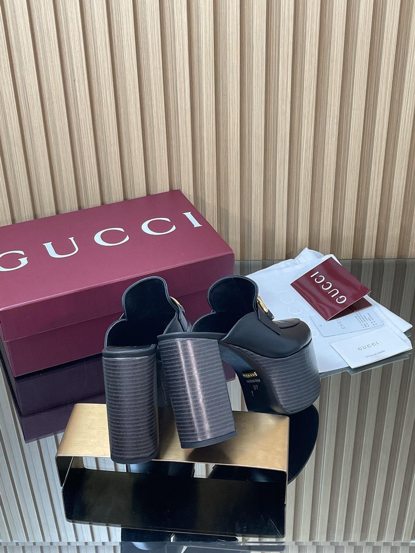 GUCCI グッチ フラットシューズ 本革 ブラック - 画像 5