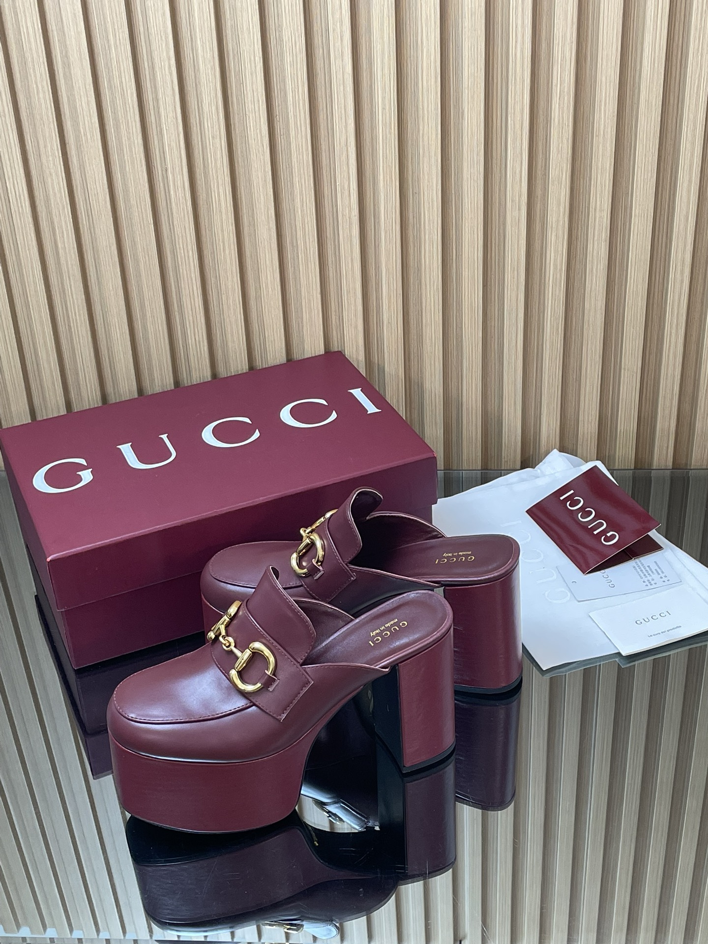 GUCCI グッチ フラットシューズ 本革 通勤 ブラック - 画像 4