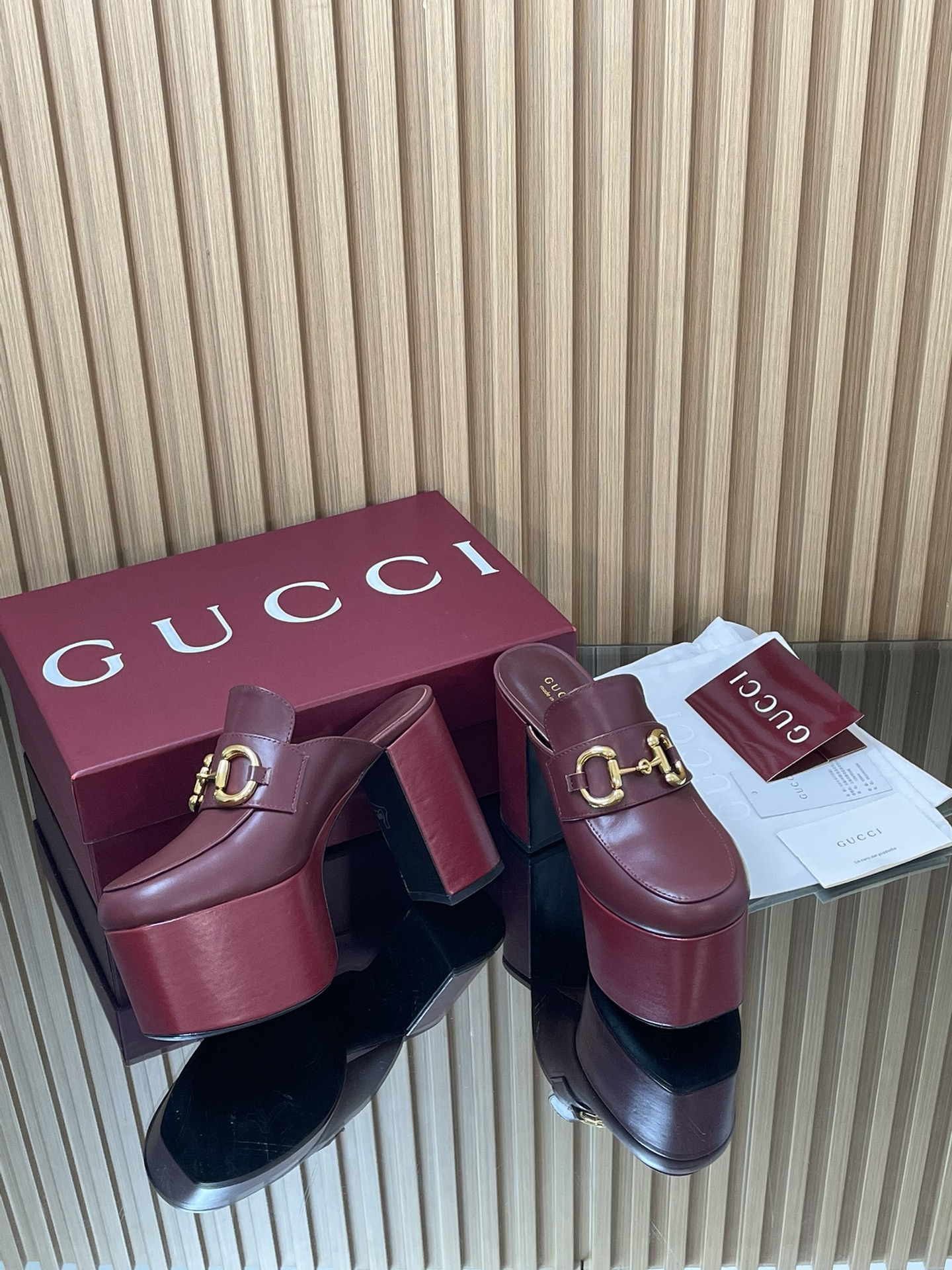 GUCCI グッチ フラットシューズ 本革 通勤 ブラック - 画像 7