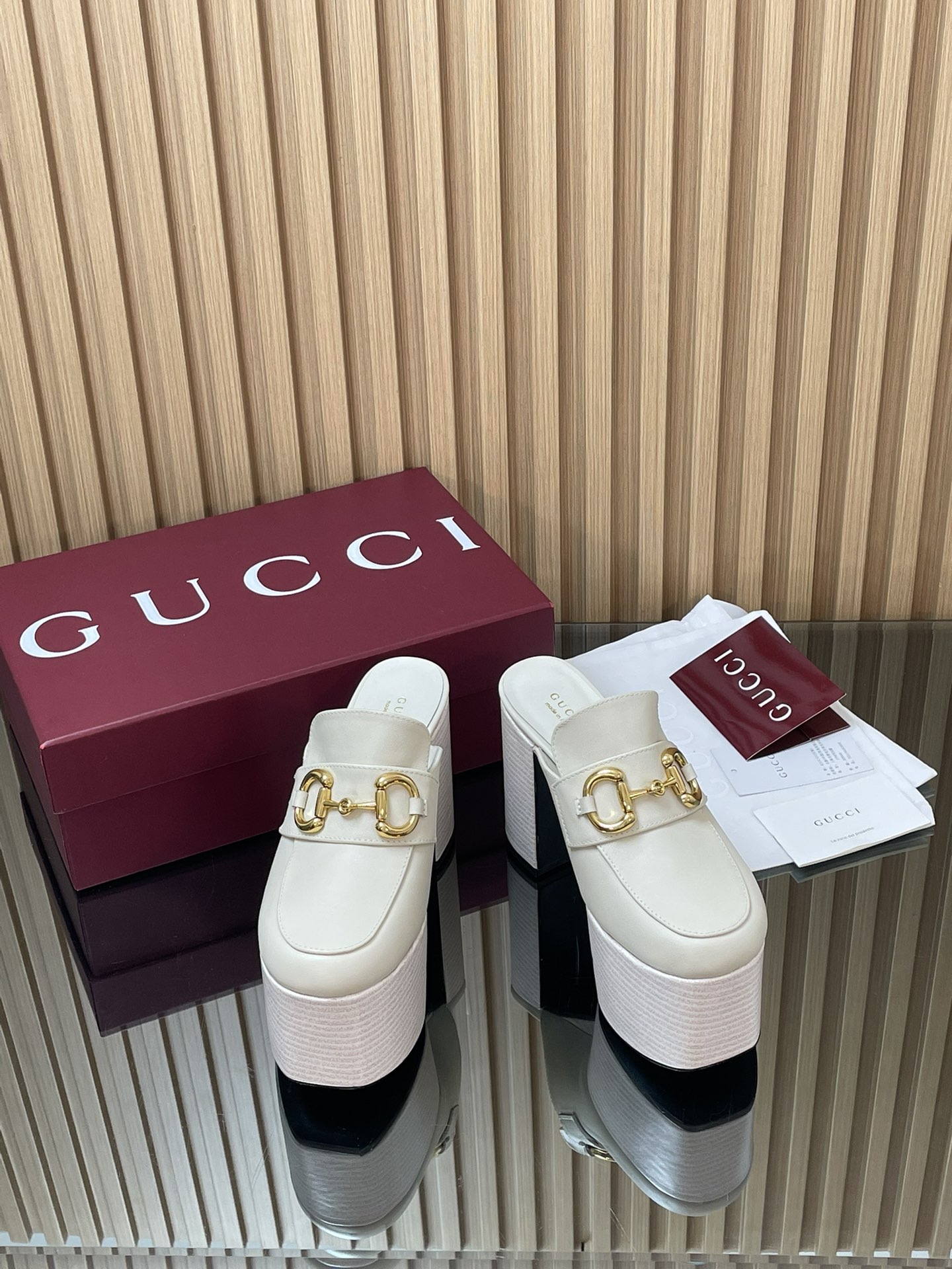 GUCCI グッチ フラットシューズ 本革 レディース オフホワイト 全1色 - 画像 2