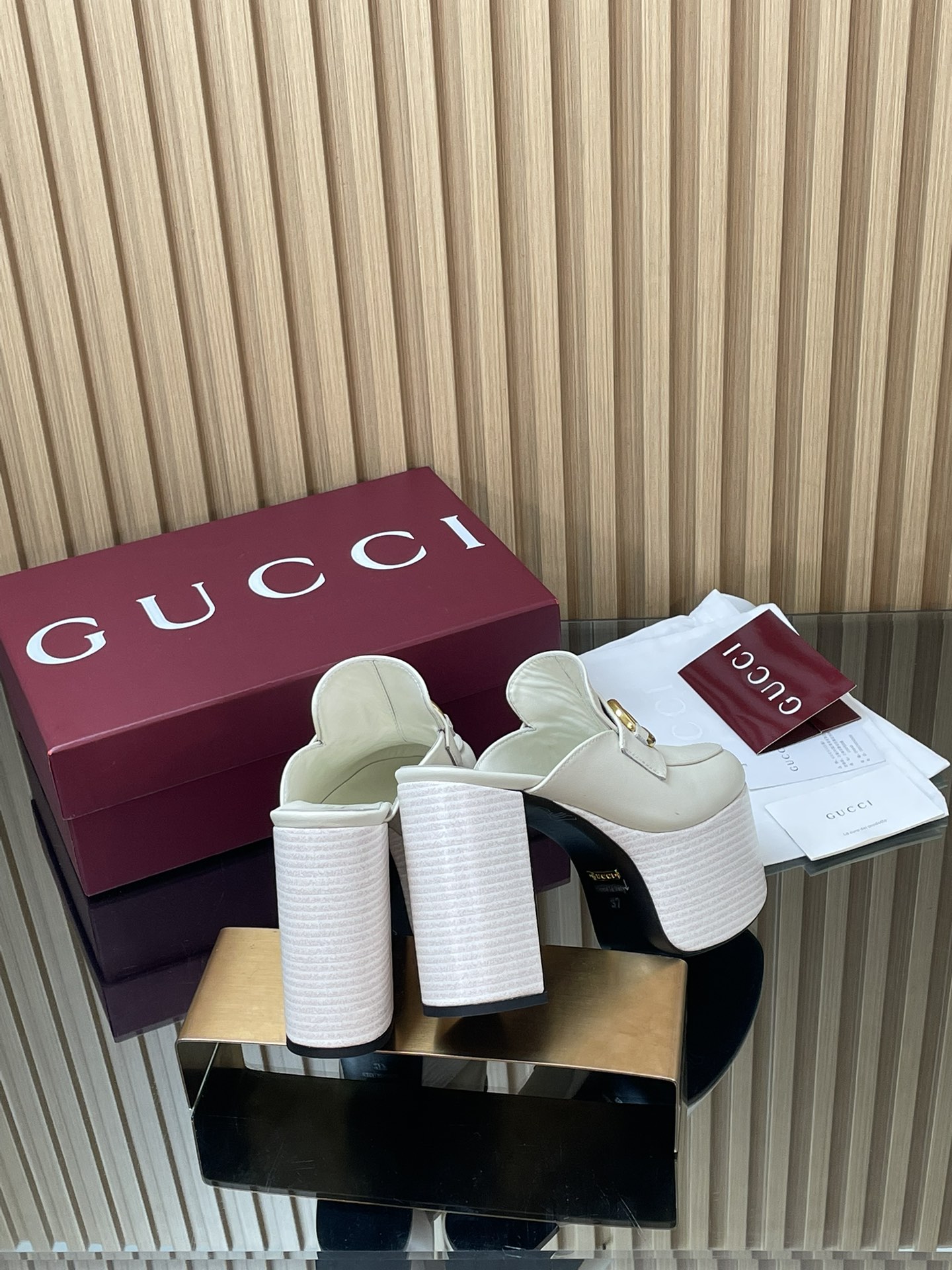 GUCCI グッチ フラットシューズ 本革 レディース オフホワイト 全1色 - 画像 5