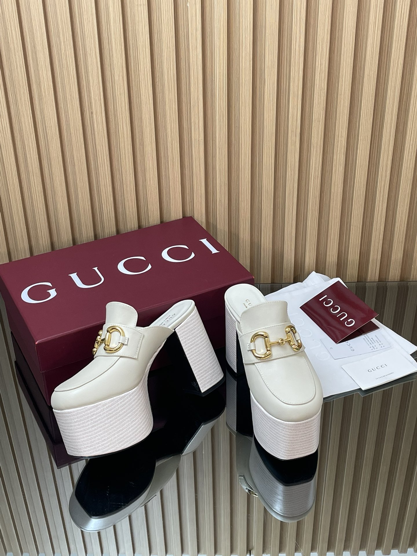 GUCCI グッチ フラットシューズ 本革 レディース オフホワイト 全1色 - 画像 7