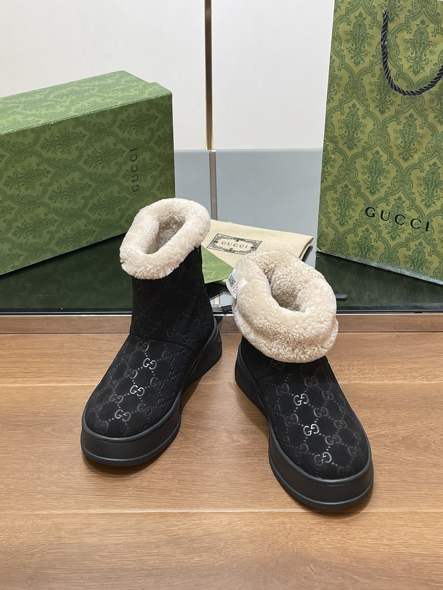 GUCCI グッチ ブーツ 本革 軽量 フラットシューズ ブラック - 画像 3