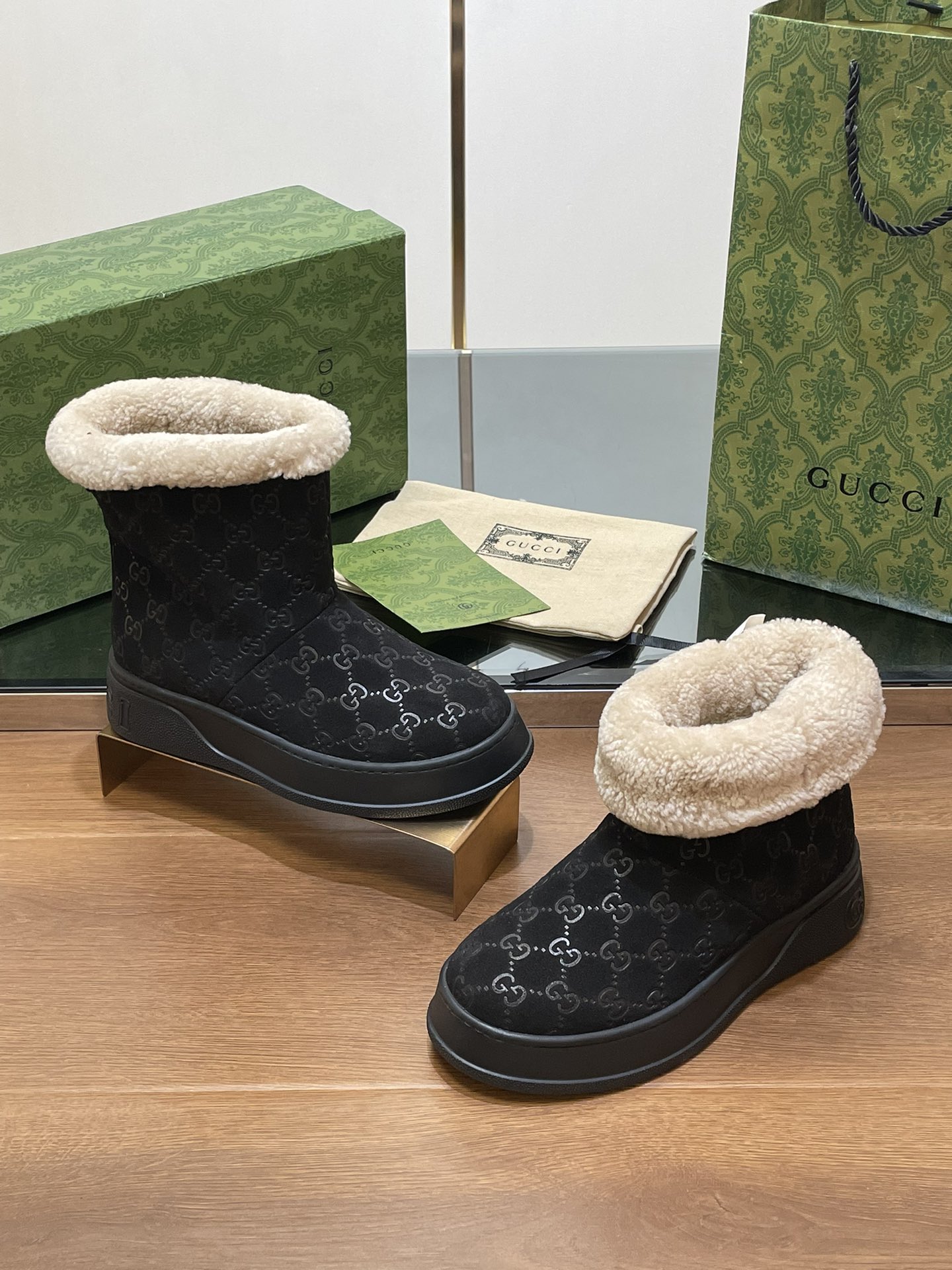 GUCCI グッチ ブーツ 本革 軽量 フラットシューズ ブラック - 画像 5