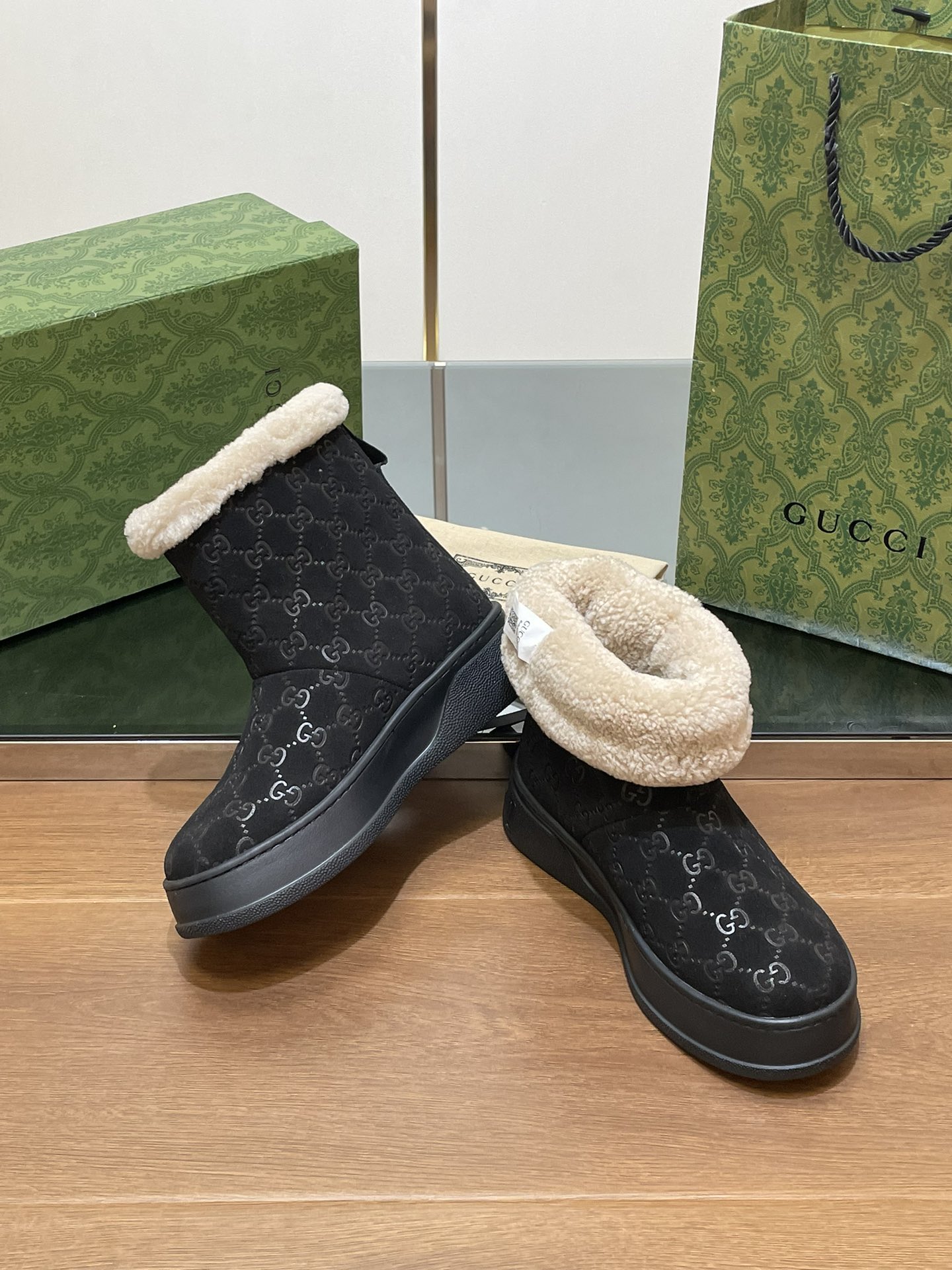 GUCCI グッチ ブーツ 本革 軽量 フラットシューズ ブラック - 画像 6