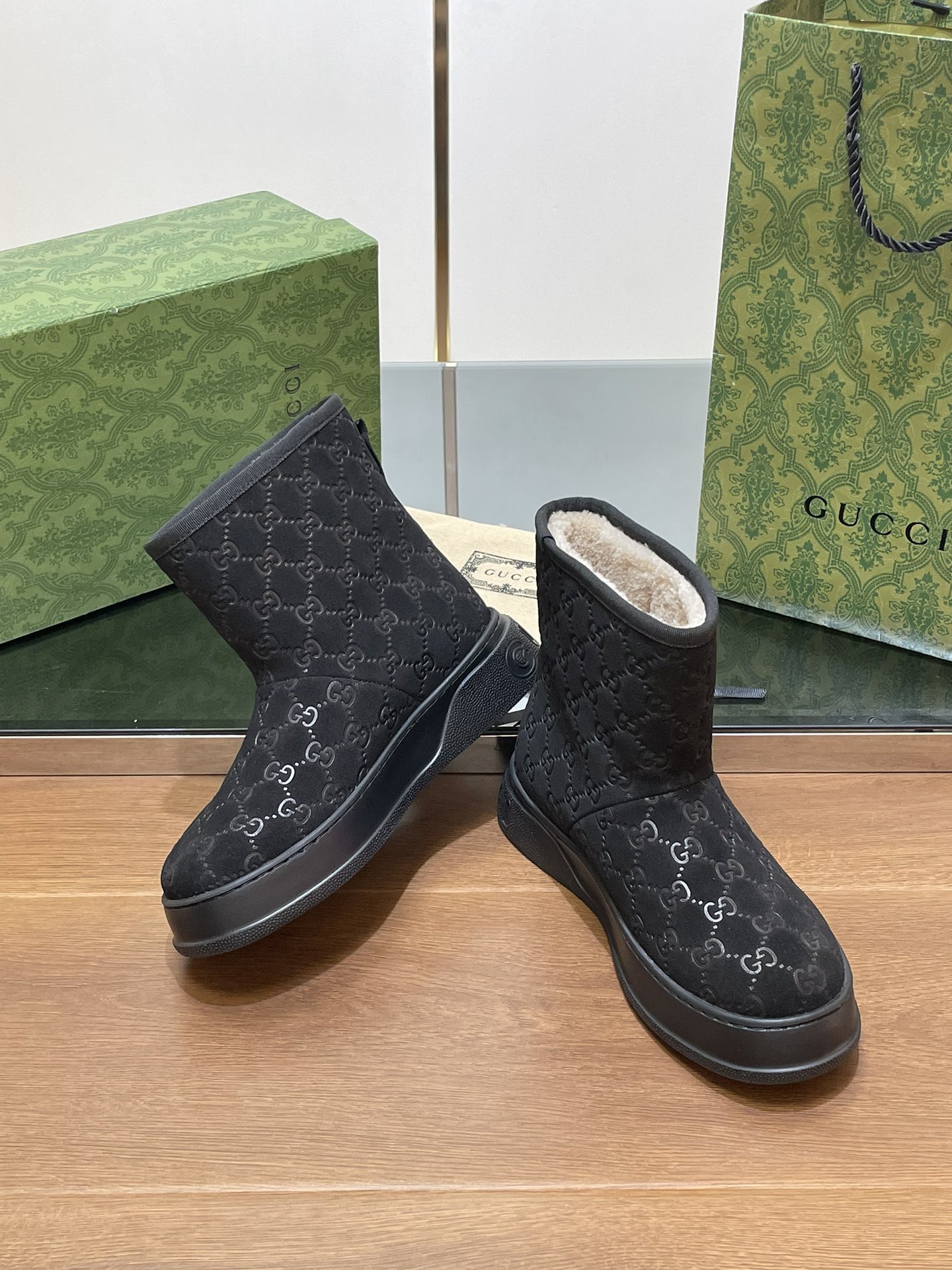 GUCCI グッチ ブーツ フラットシューズ 本革 保温 ブラック - 画像 6