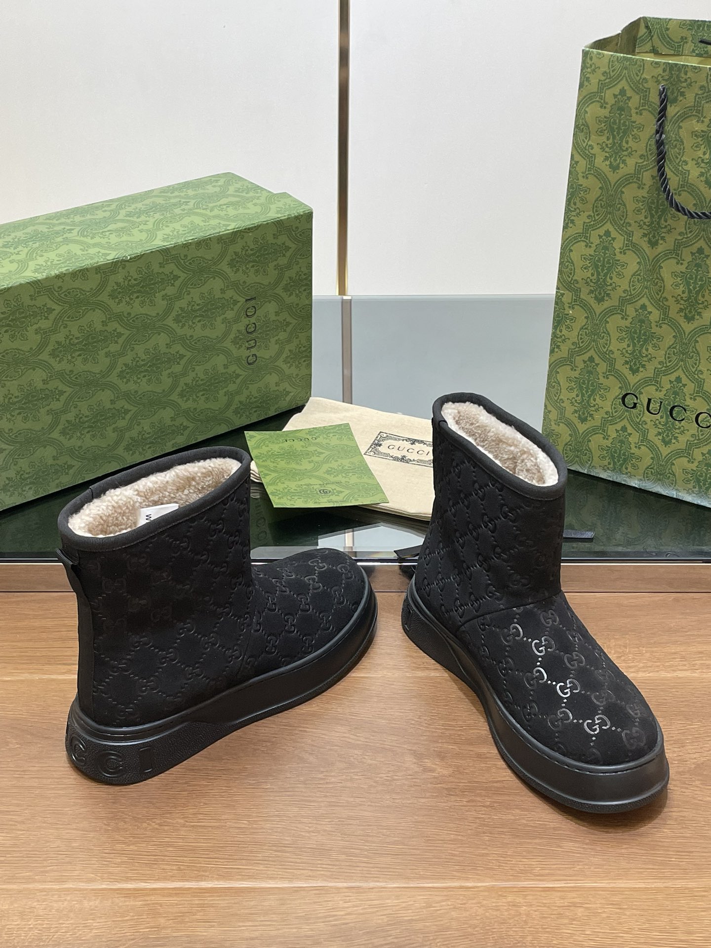 GUCCI グッチ ブーツ フラットシューズ 本革 保温 ブラック - 画像 7