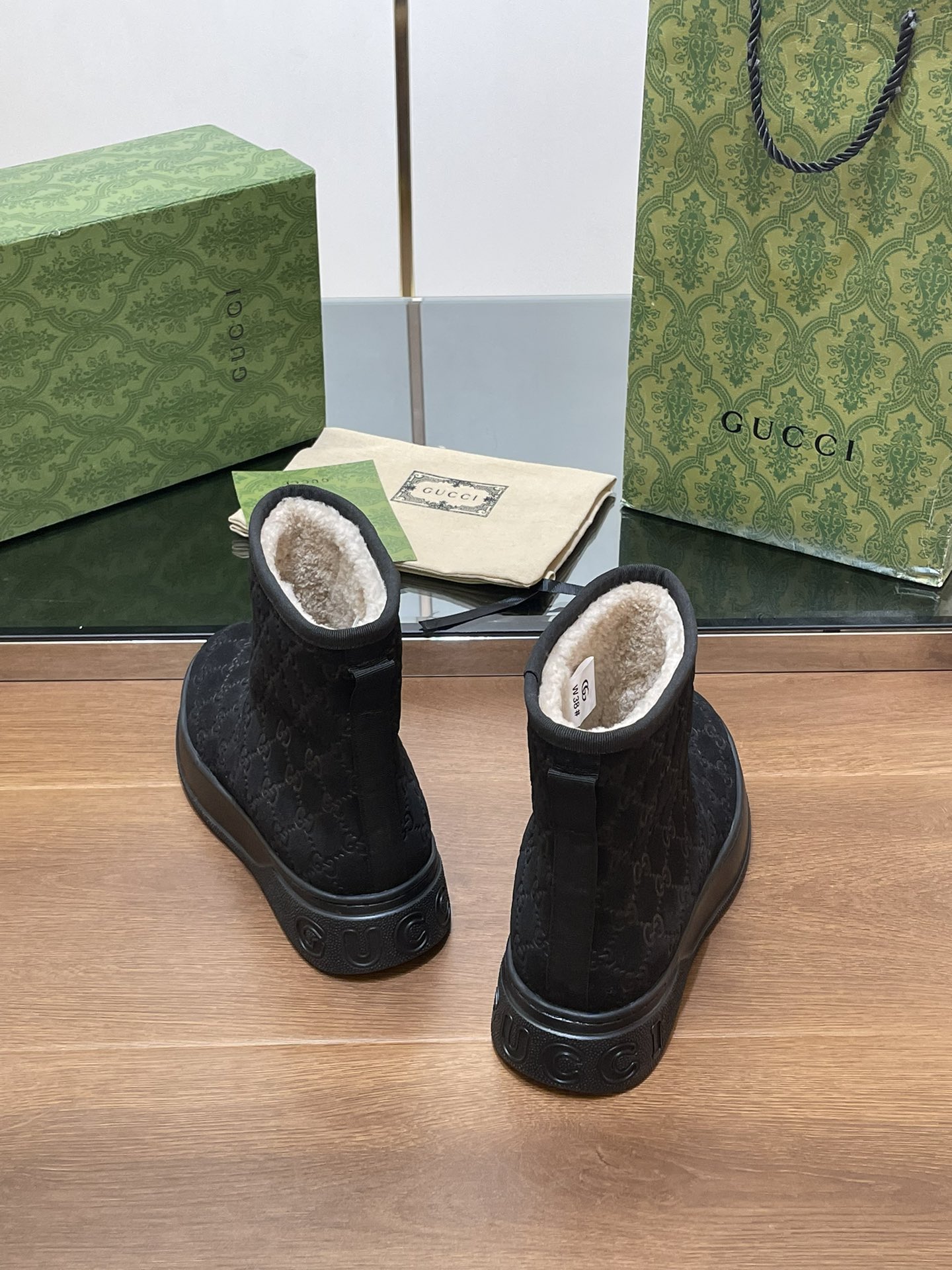 GUCCI グッチ ブーツ フラットシューズ 本革 保温 ブラック - 画像 8