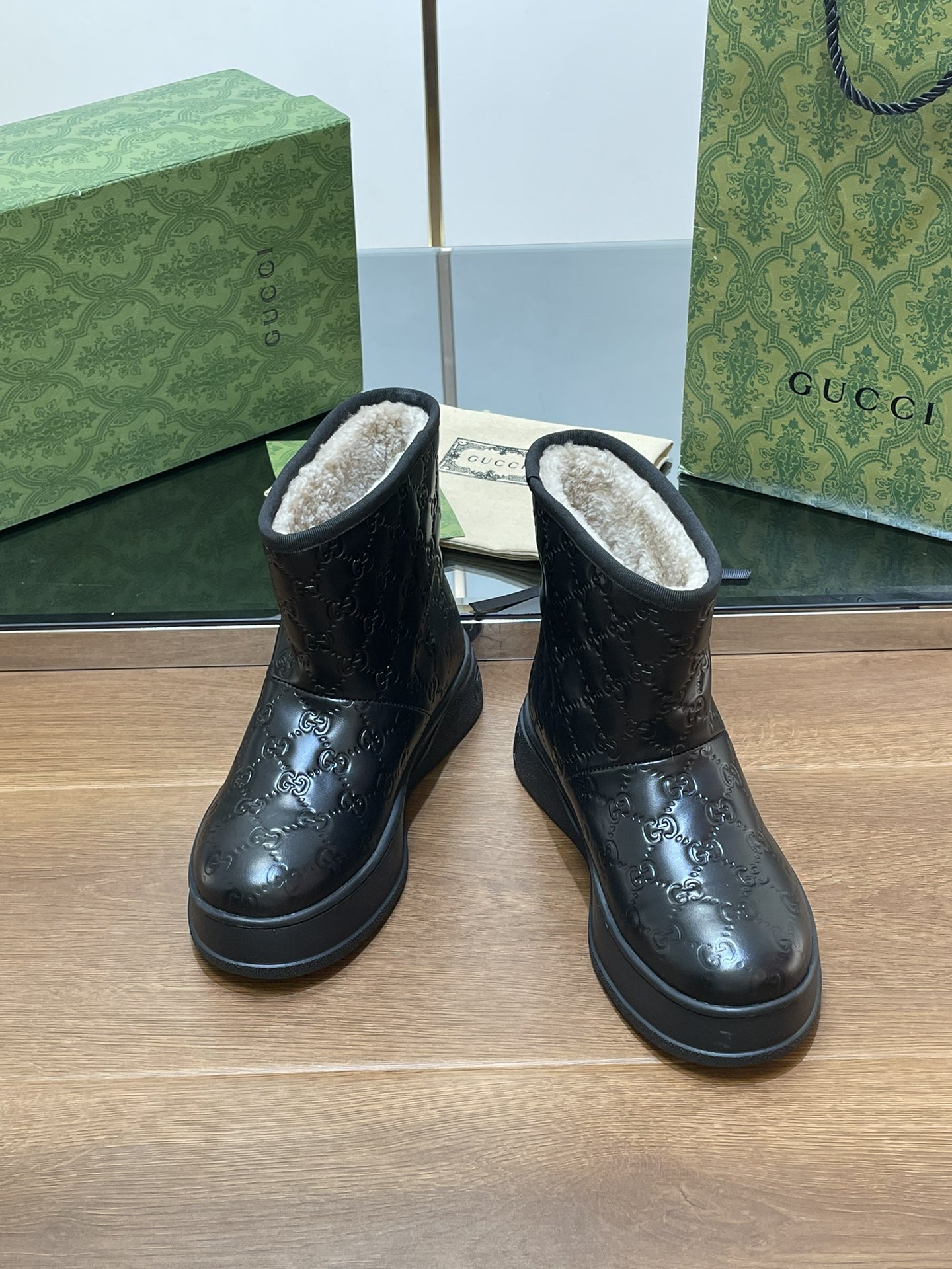 GUCCI グッチ ブーツ 本革 防水 ブラック - 画像 3