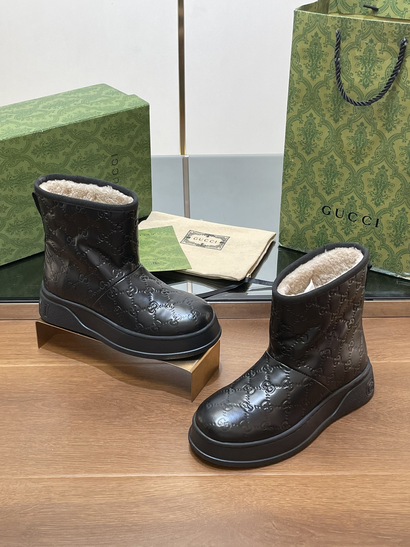 GUCCI グッチ ブーツ 本革 防水 ブラック - 画像 5