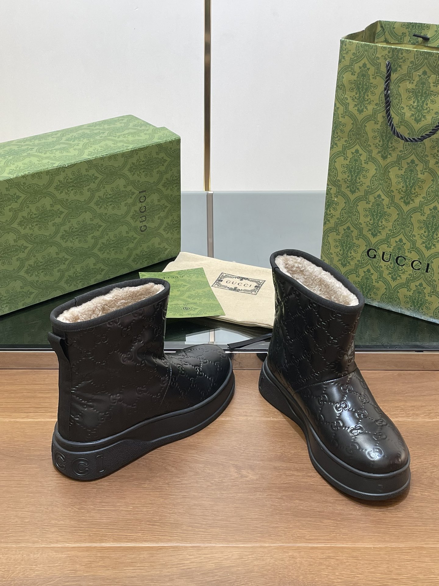 GUCCI グッチ ブーツ 本革 防水 ブラック - 画像 7