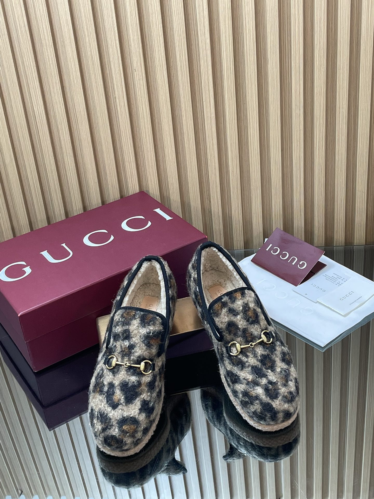 GUCCI グッチ ローファー レオパード柄 本革 フラットシューズ ブラック 全1色