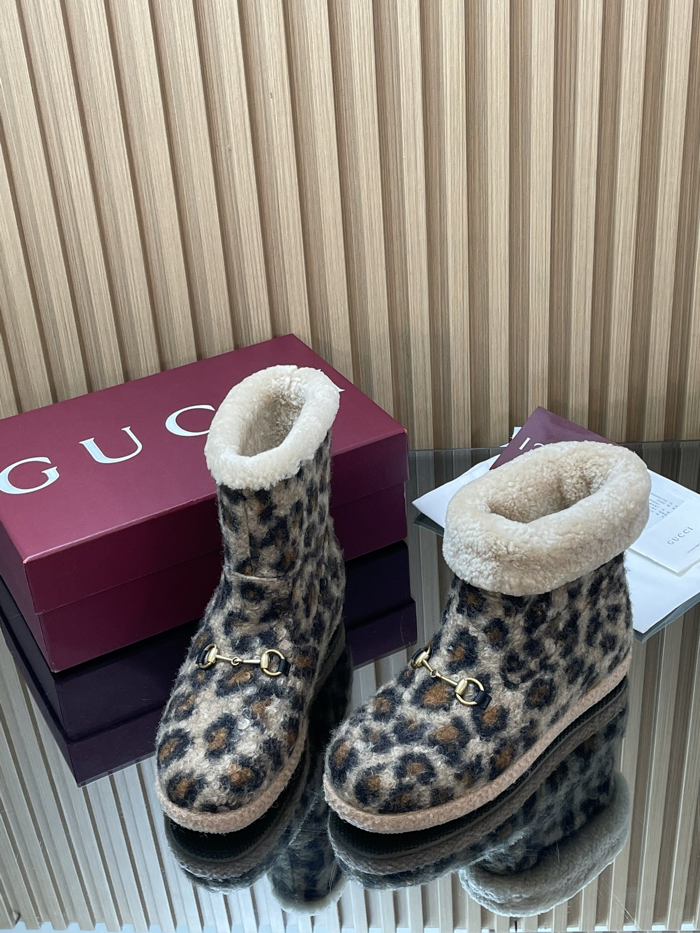 GUCCI グッチ レオパード柄スノーブーツ 軽量 本革 レディース オールシーズン 全1色 - 画像 3
