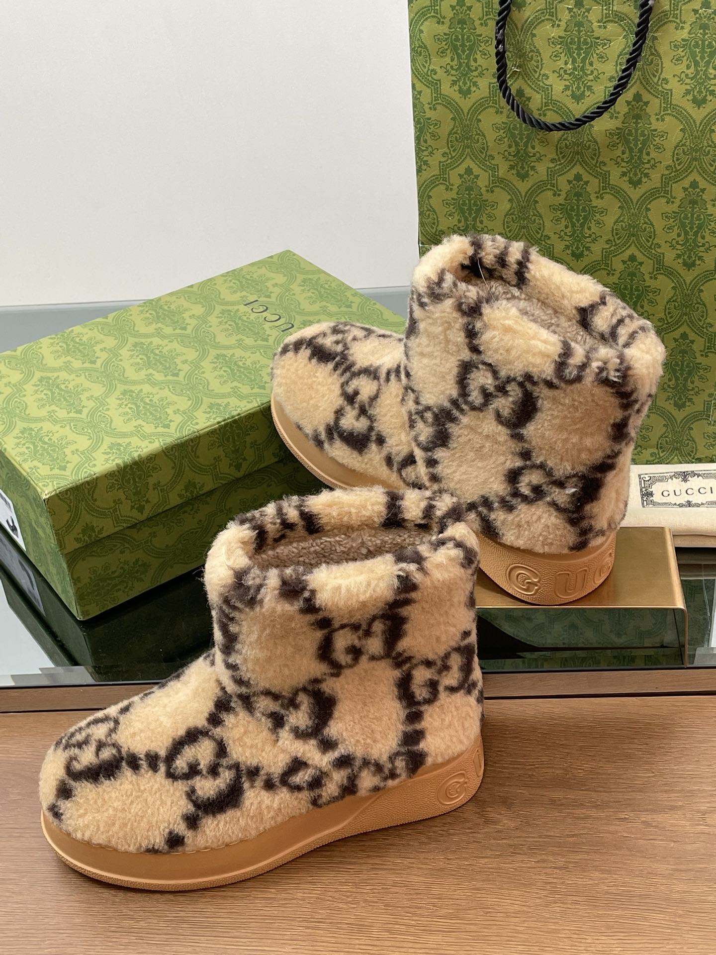 GUCCI グッチ フラットブーツ 本革 軽量 ブラック 全1色 - 画像 4