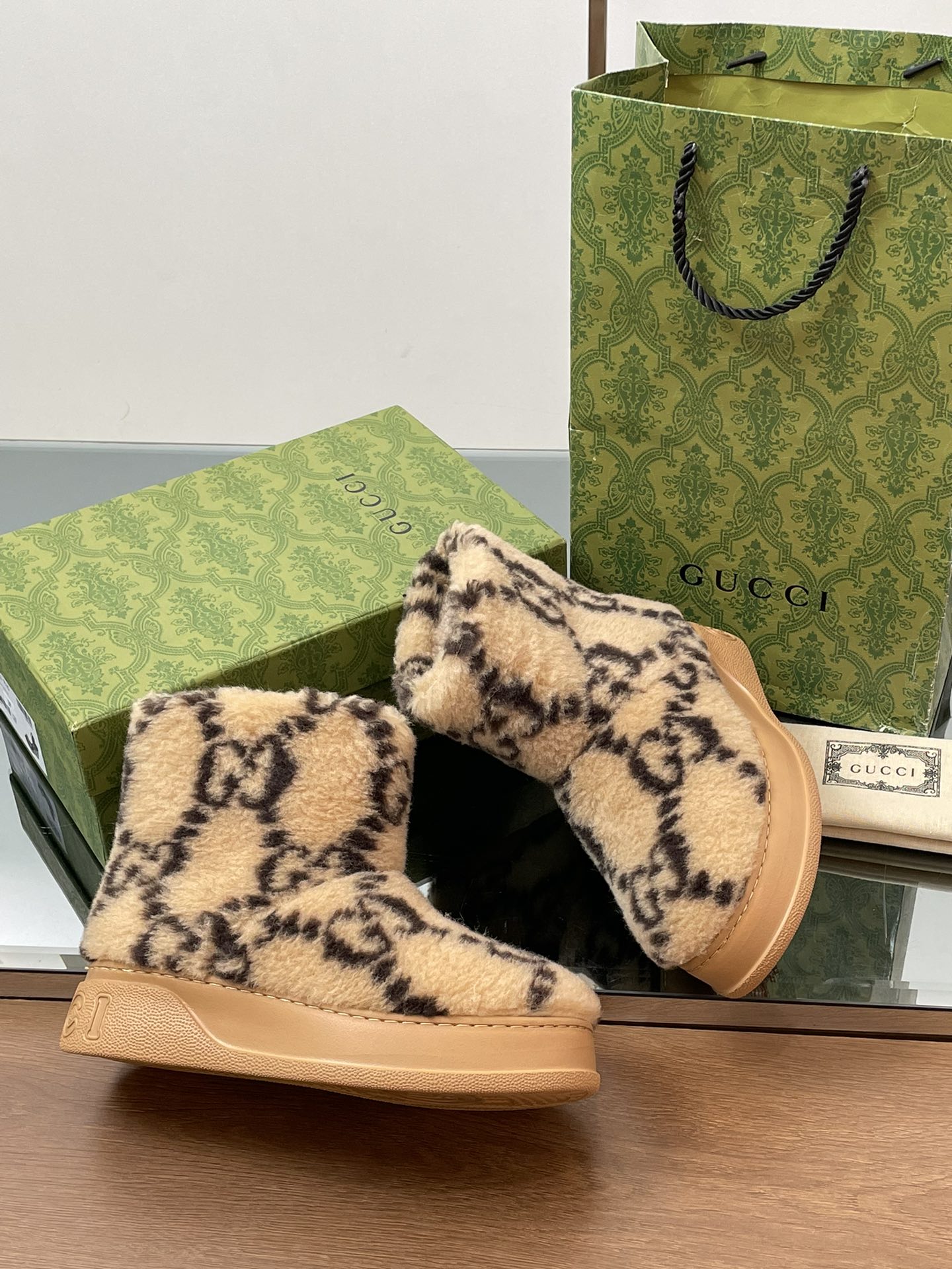 GUCCI グッチ フラットブーツ 本革 軽量 ブラック 全1色 - 画像 5