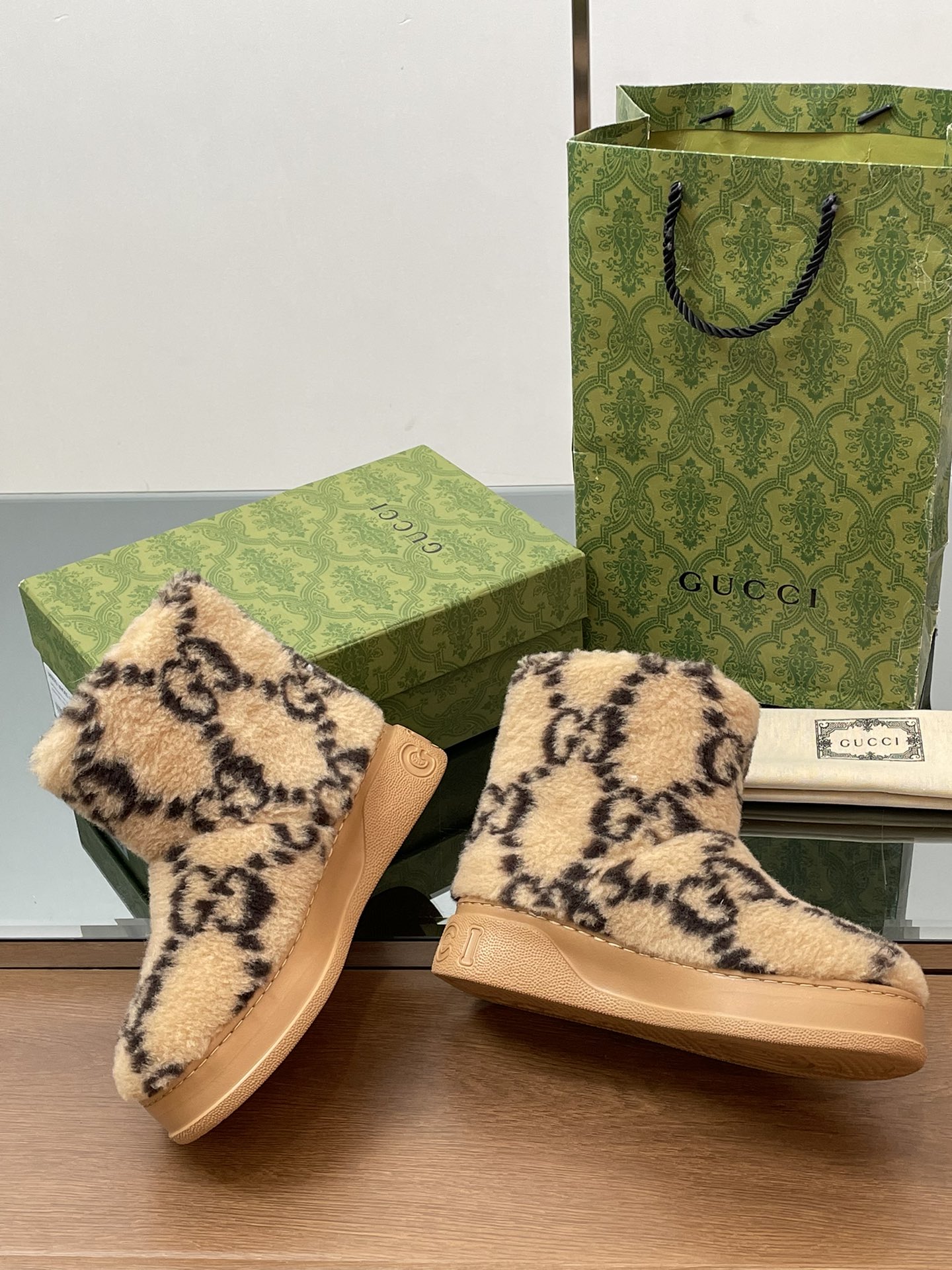 GUCCI グッチ フラットブーツ 本革 軽量 ブラック 全1色 - 画像 6