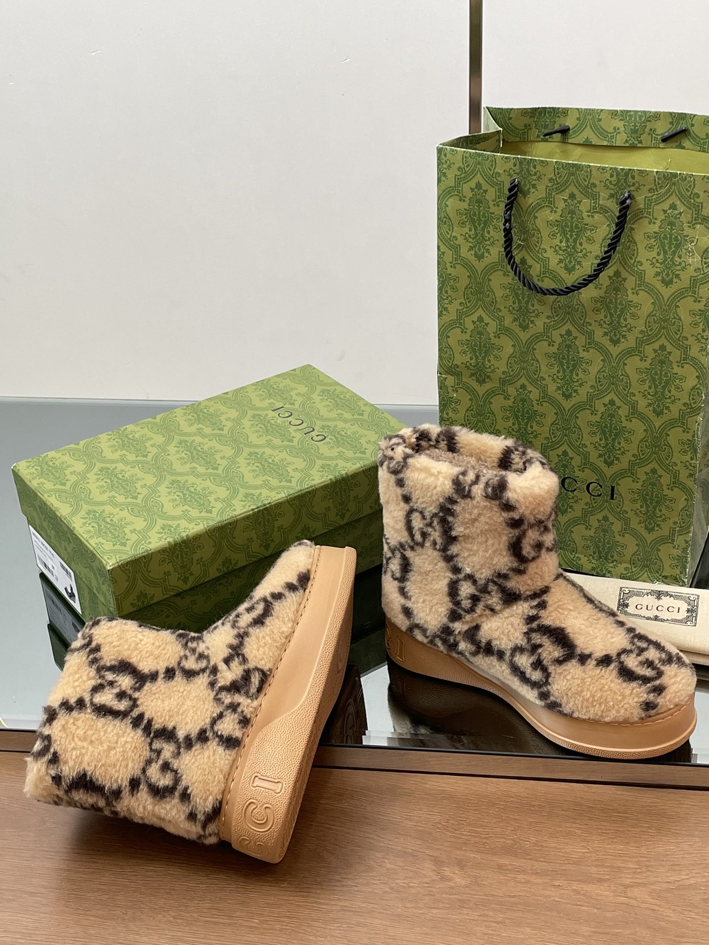 GUCCI グッチ フラットブーツ 本革 軽量 ブラック 全1色 - 画像 7