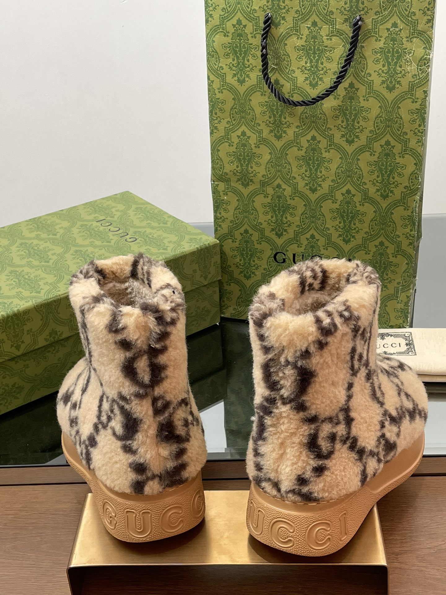 GUCCI グッチ フラットブーツ 本革 軽量 ブラック 全1色 - 画像 8