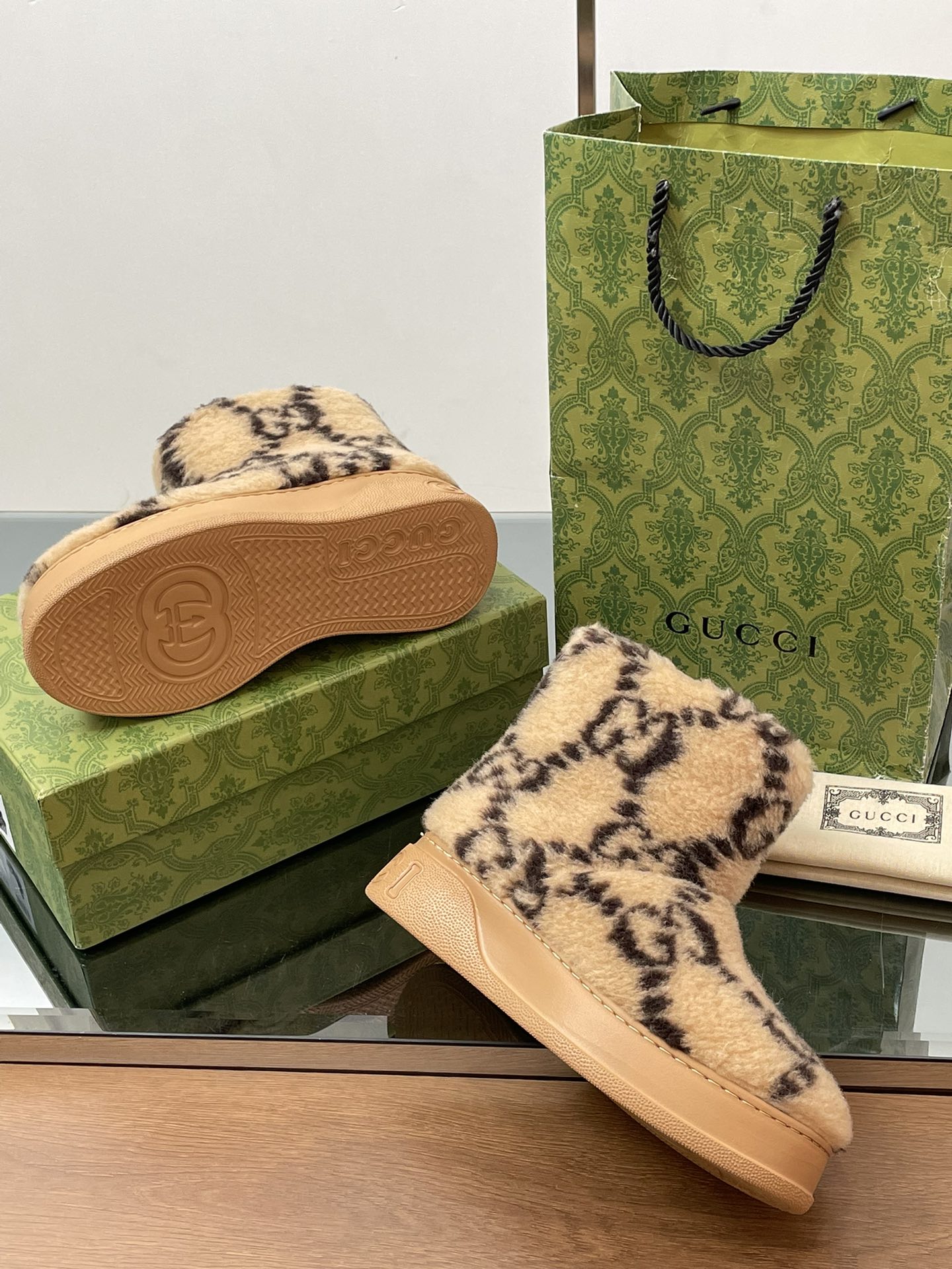 GUCCI グッチ フラットブーツ 本革 軽量 ブラック 全1色 - 画像 9