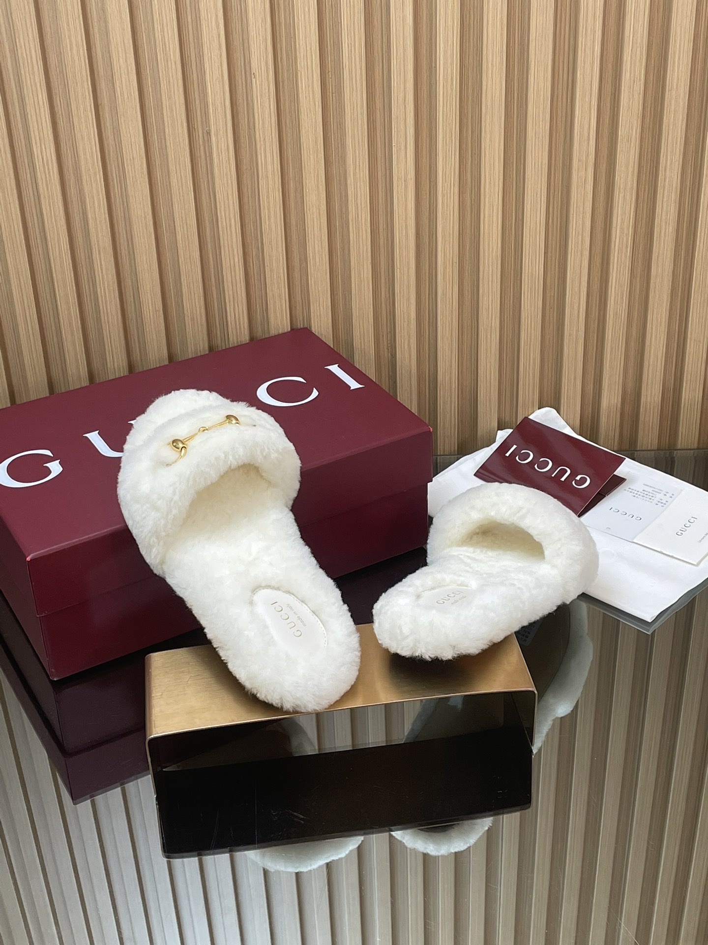 GUCCI グッチ フラットシューズ 本革 軽量 ファー ホワイト - 画像 5