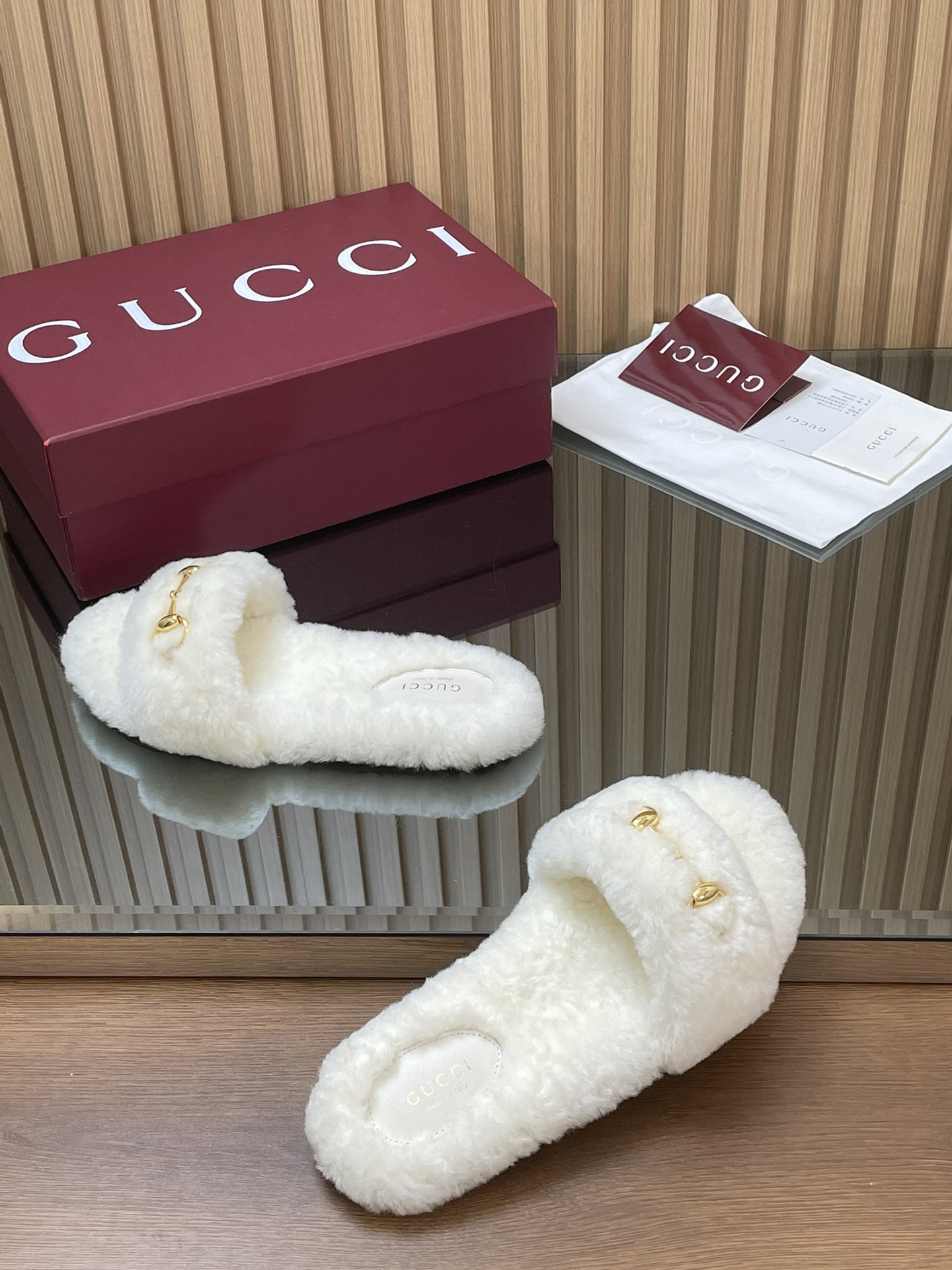 GUCCI グッチ フラットシューズ 本革 軽量 ファー ホワイト - 画像 6