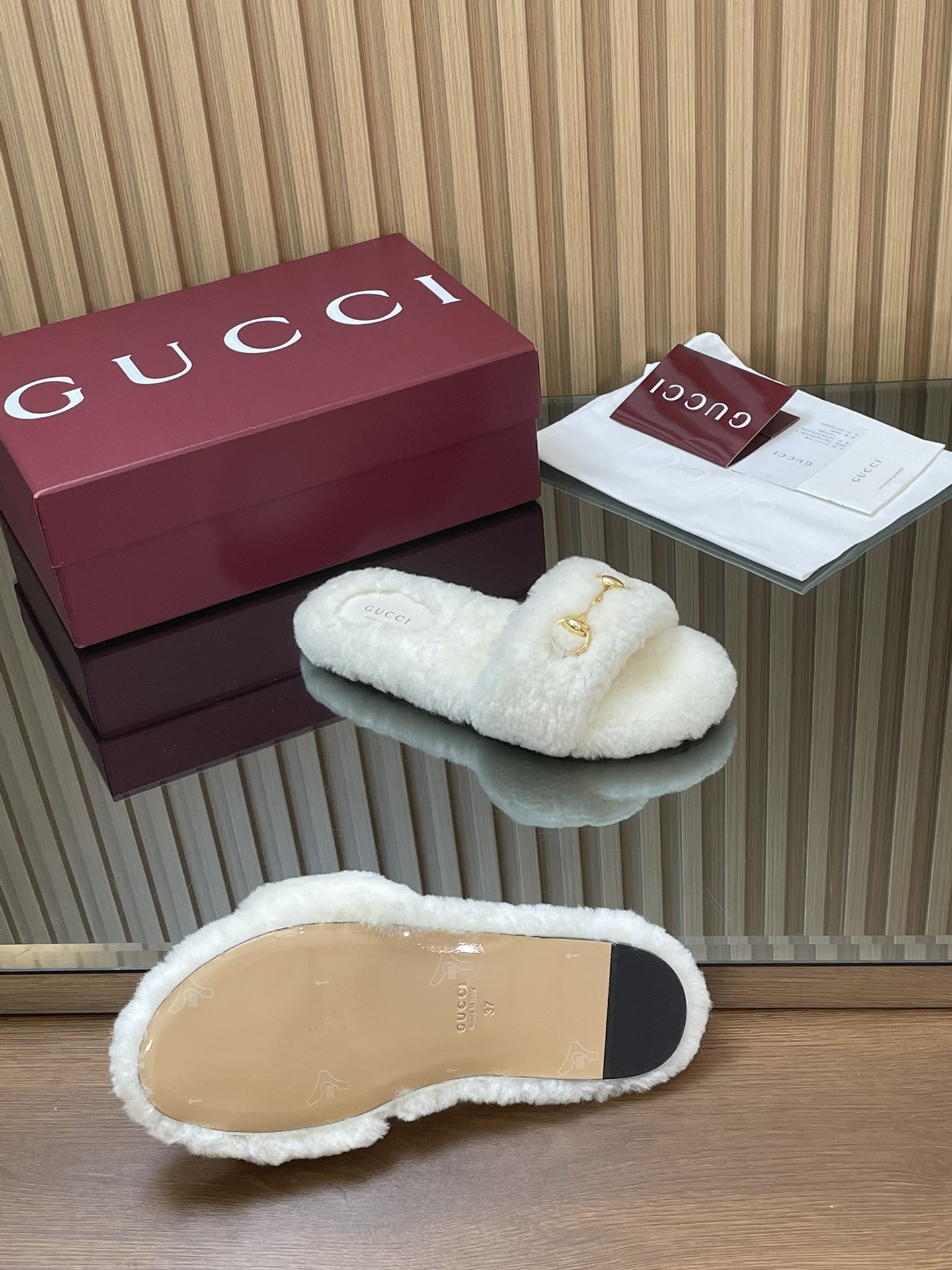 GUCCI グッチ フラットシューズ 本革 軽量 ファー ホワイト - 画像 9