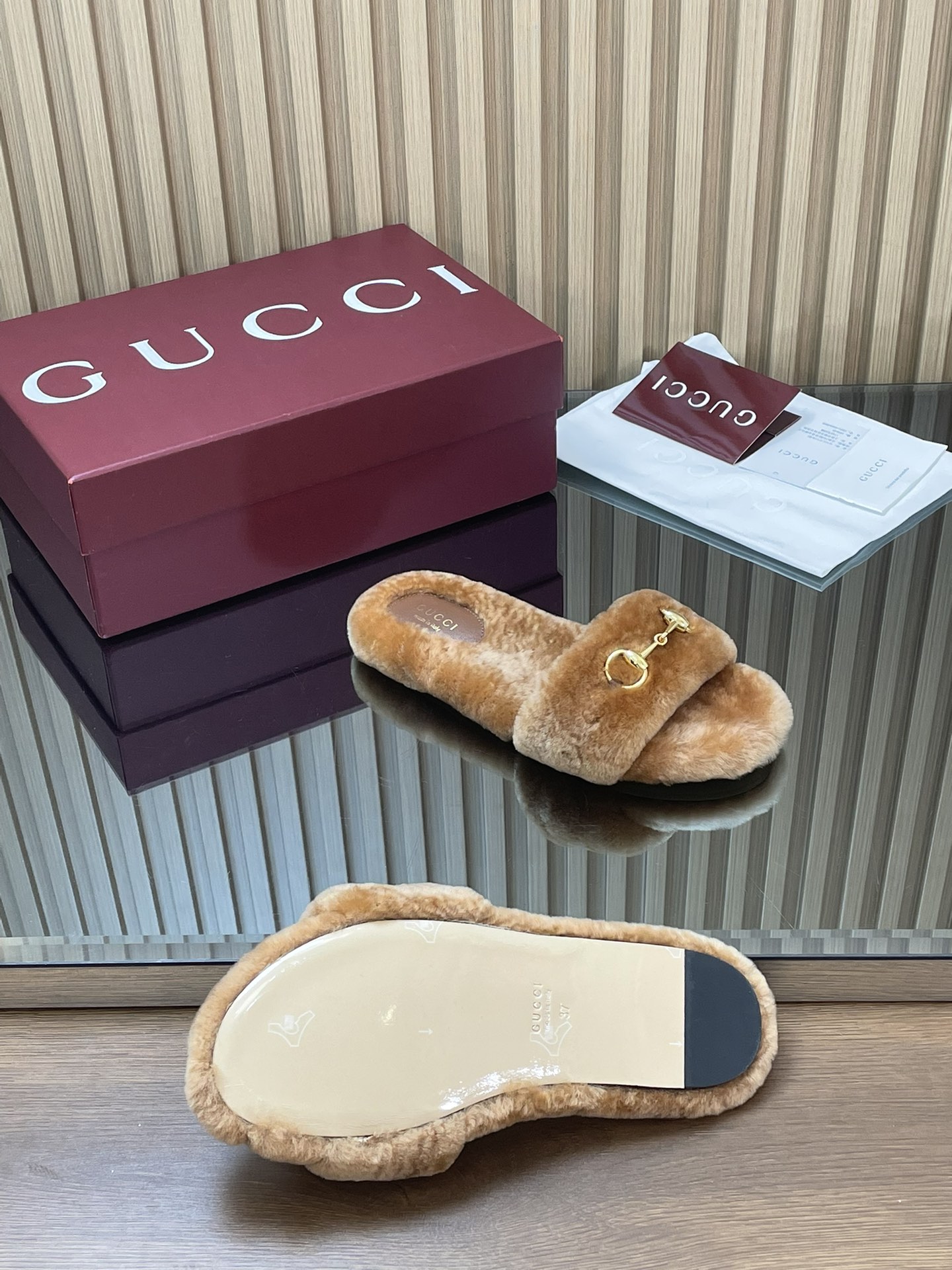 GUCCI グッチ フラットシューズ フェイクファー ゴールド金具 ブラウン - 画像 9