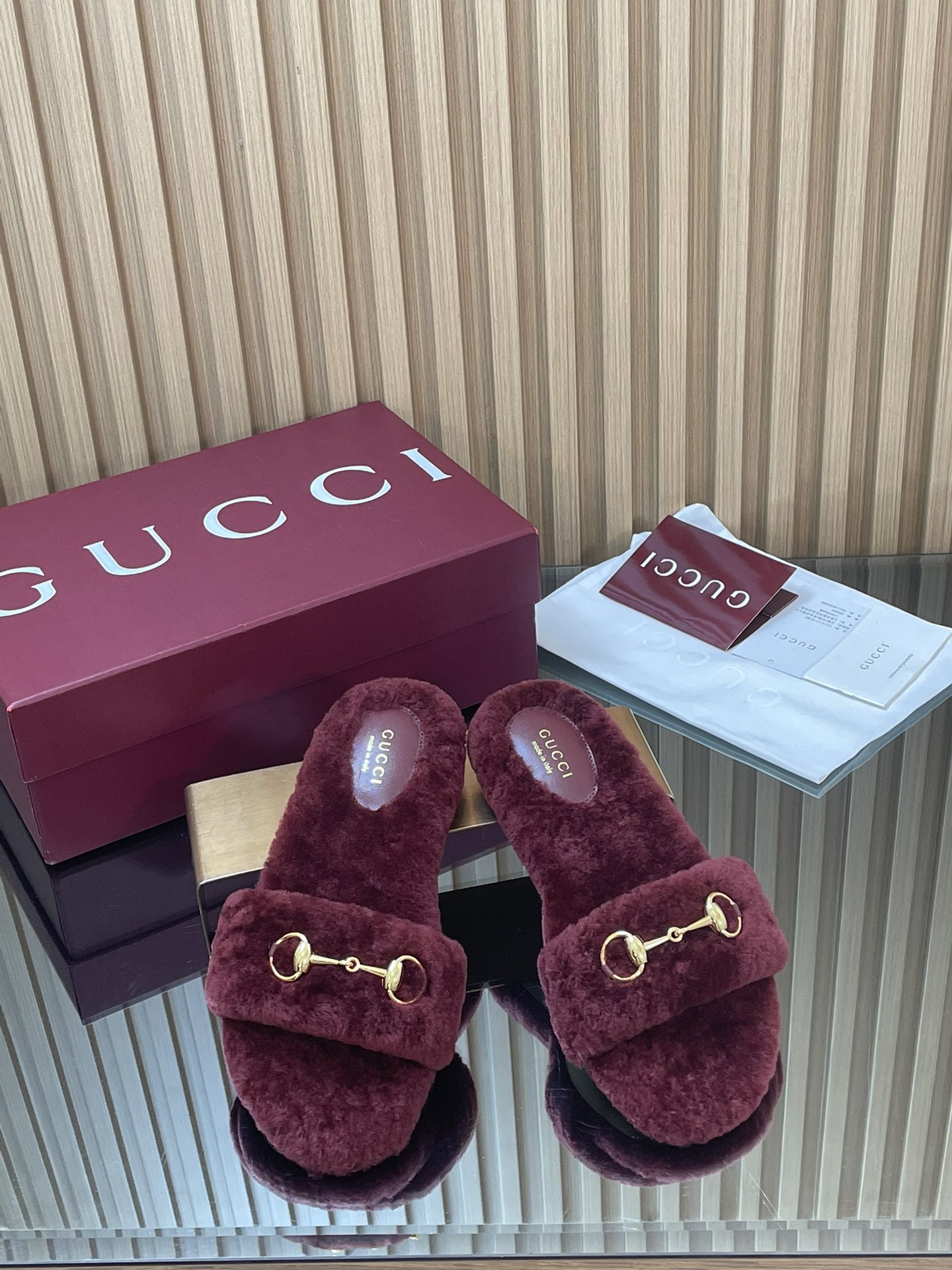 GUCCI グッチ フラットシューズ ファー ホワイトカラー ブラック