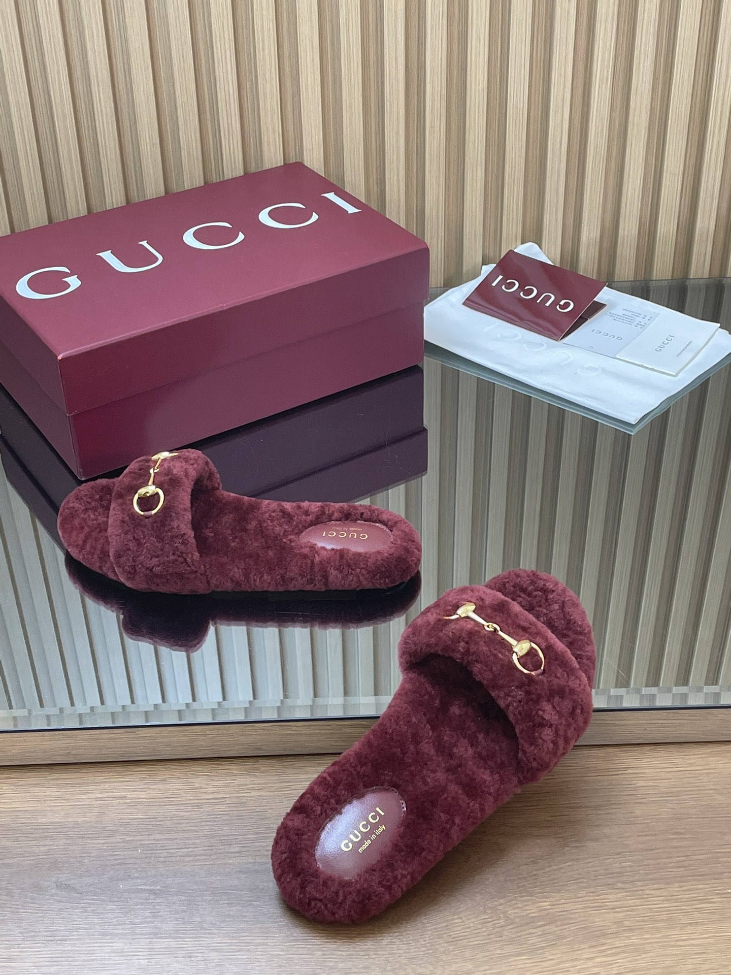 GUCCI グッチ フラットシューズ ファー ホワイトカラー ブラック - 画像 6