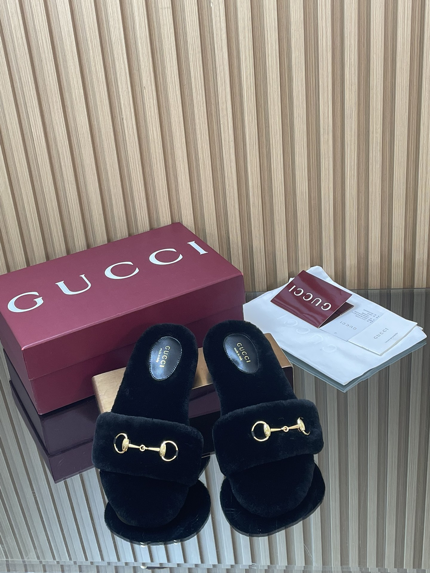 GUCCI グッチ フラットシューズ 本革 通勤 ブラック