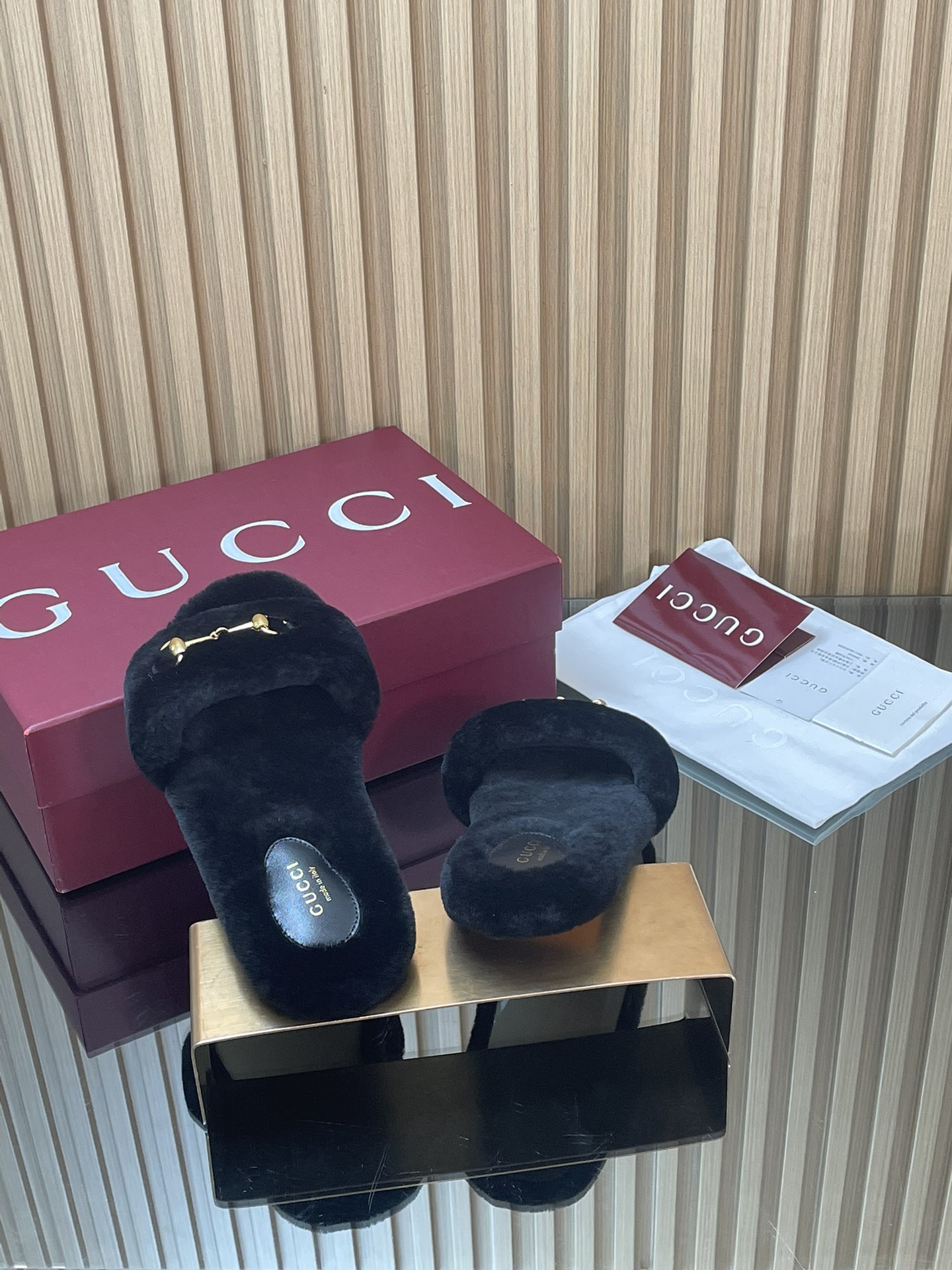 GUCCI グッチ フラットシューズ 本革 通勤 ブラック - 画像 5