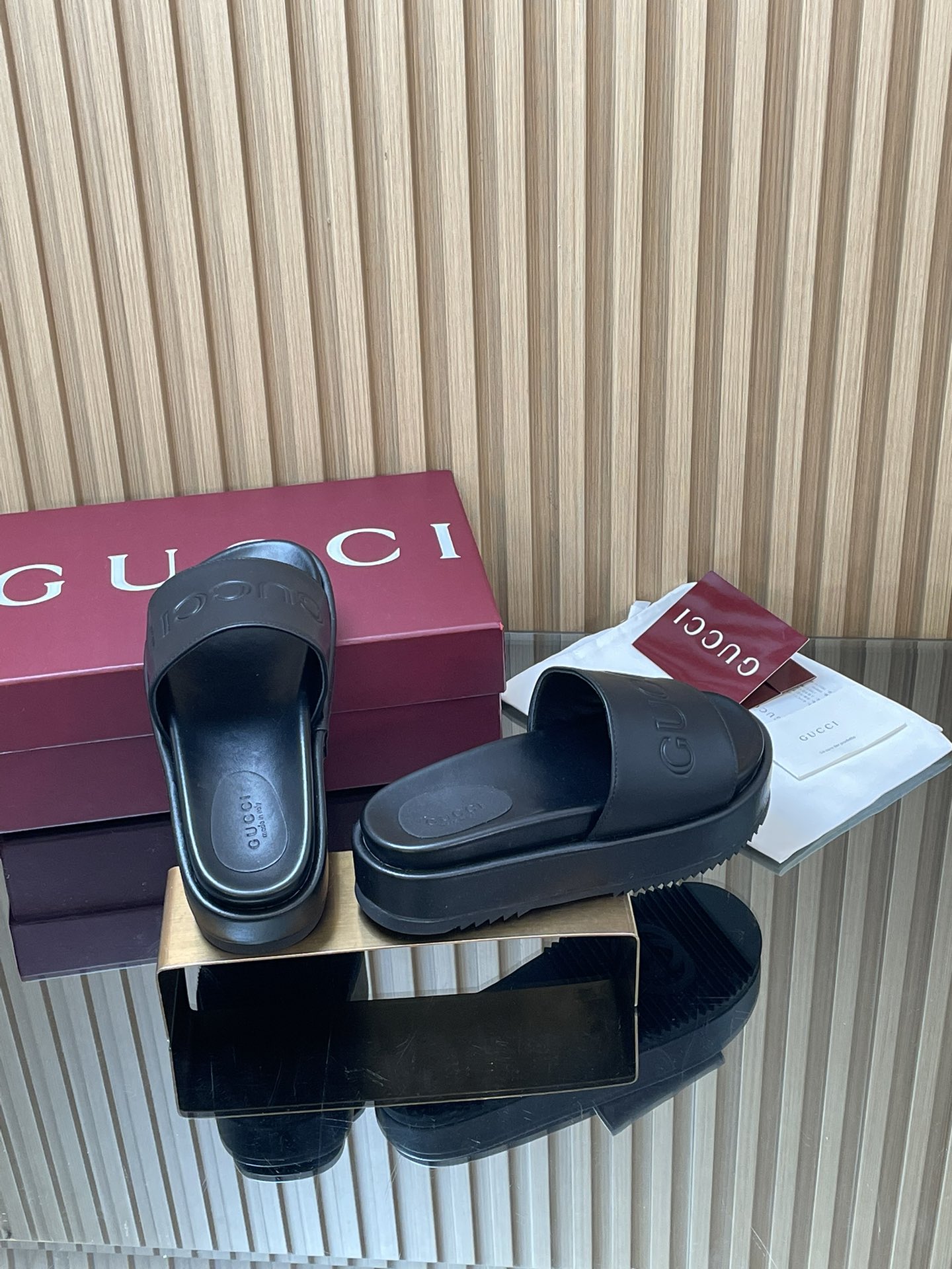 GUCCI グッチ フラットシューズ 本革 ブラック - 画像 4