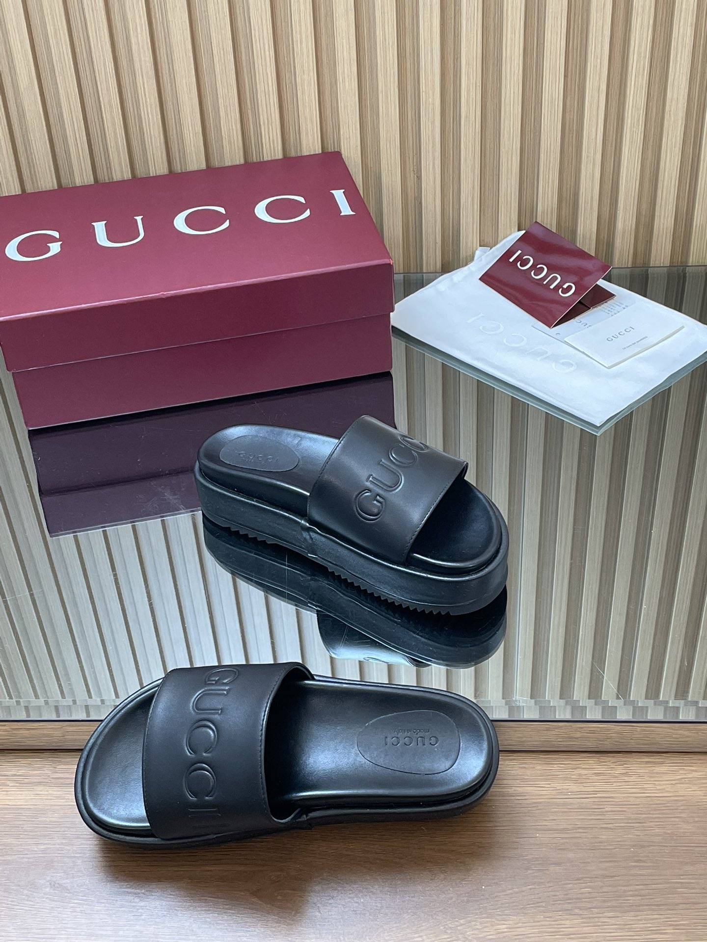 GUCCI グッチ フラットシューズ 本革 ブラック - 画像 5