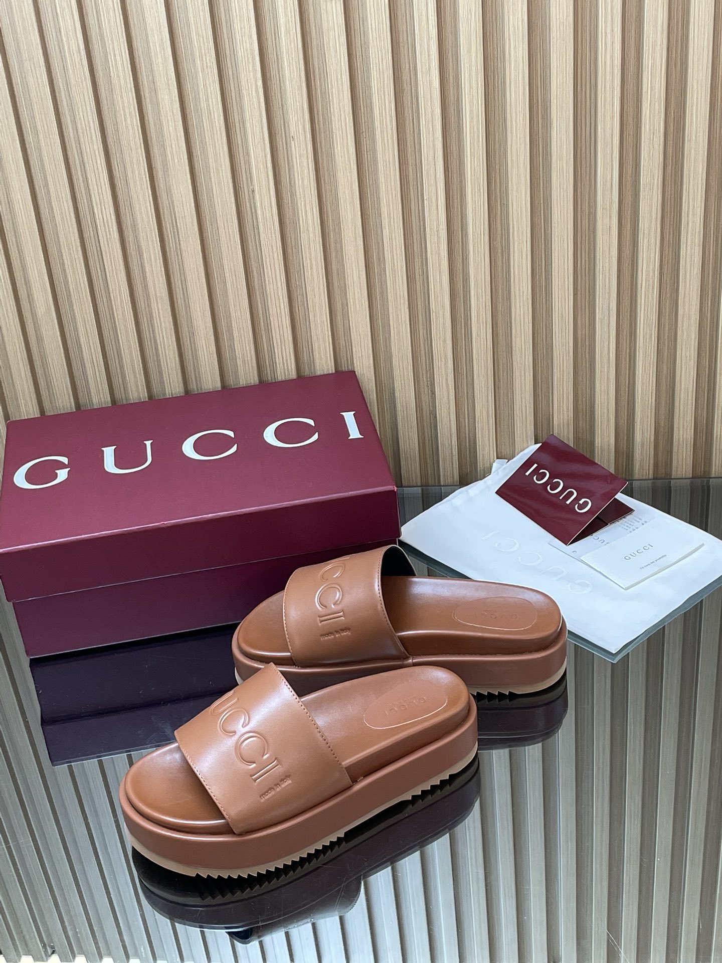 GUCCI グッチ フラットシューズ 本革 撥水 メンズ シューズ ブラック - 画像 4