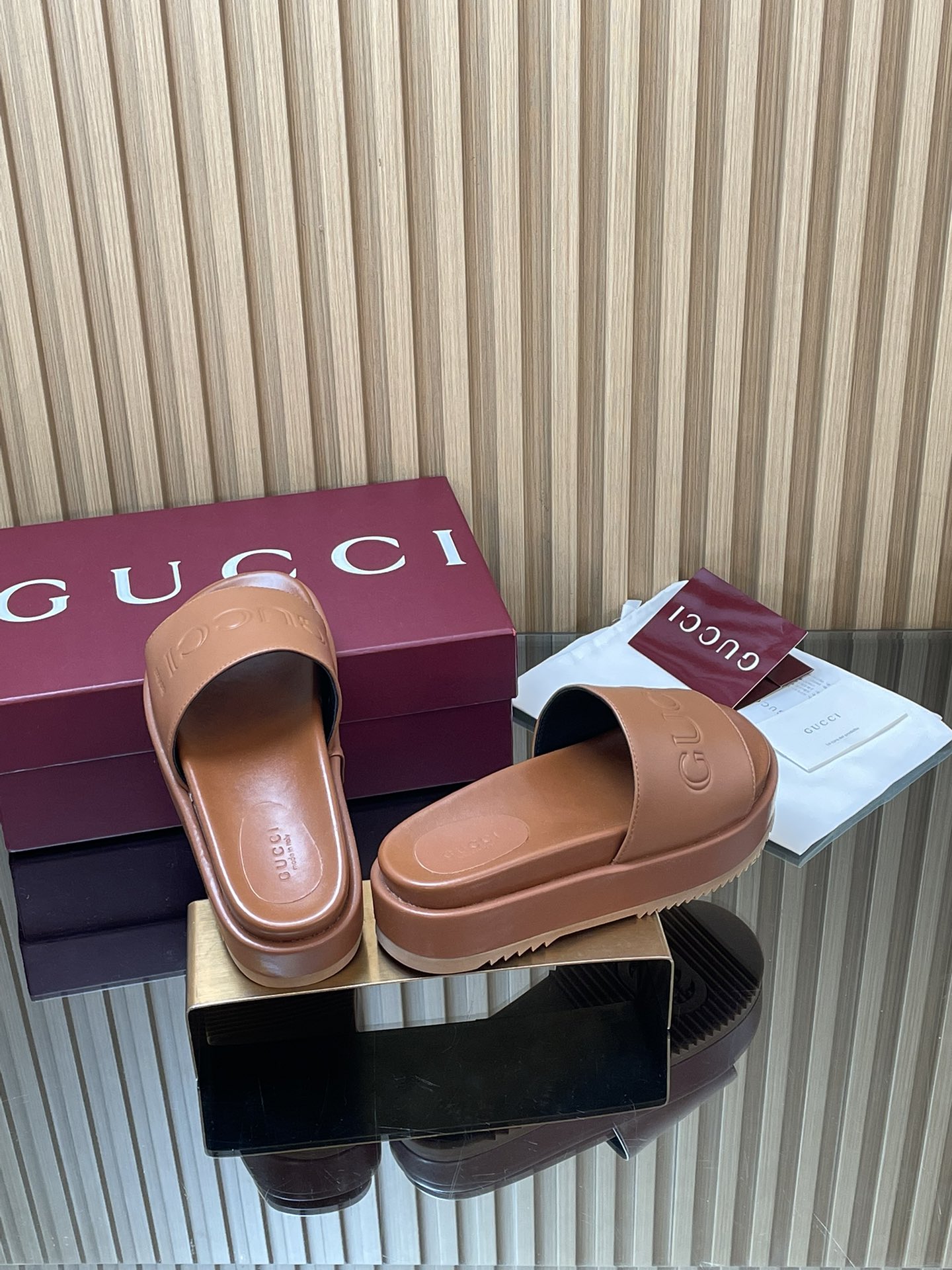 GUCCI グッチ フラットシューズ 本革 撥水 メンズ シューズ ブラック - 画像 5